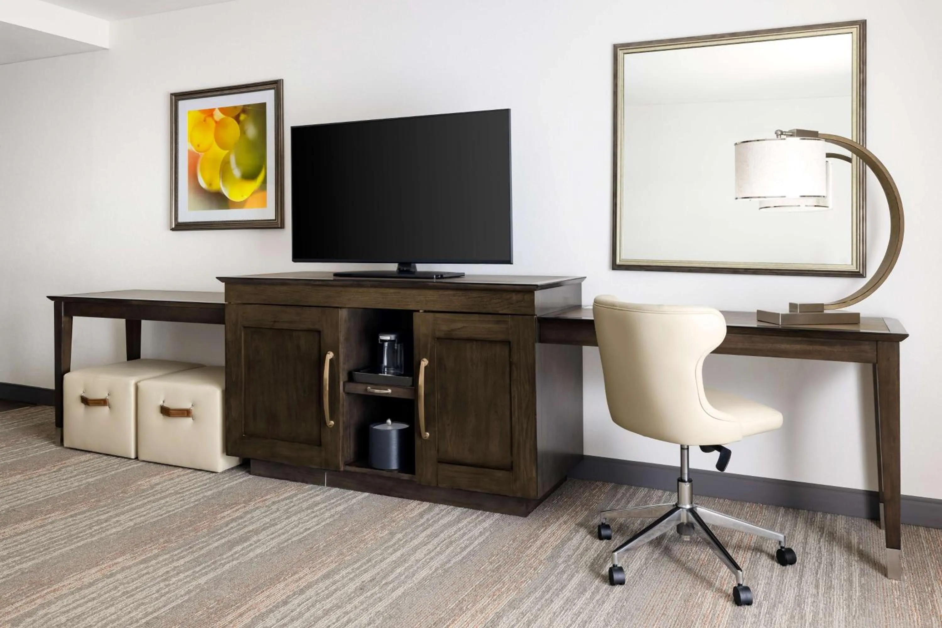 Queen Room with Two Queen Beds - Mobility Access/Non-Smoking in Hampton Inn & Suites - Napa, CA