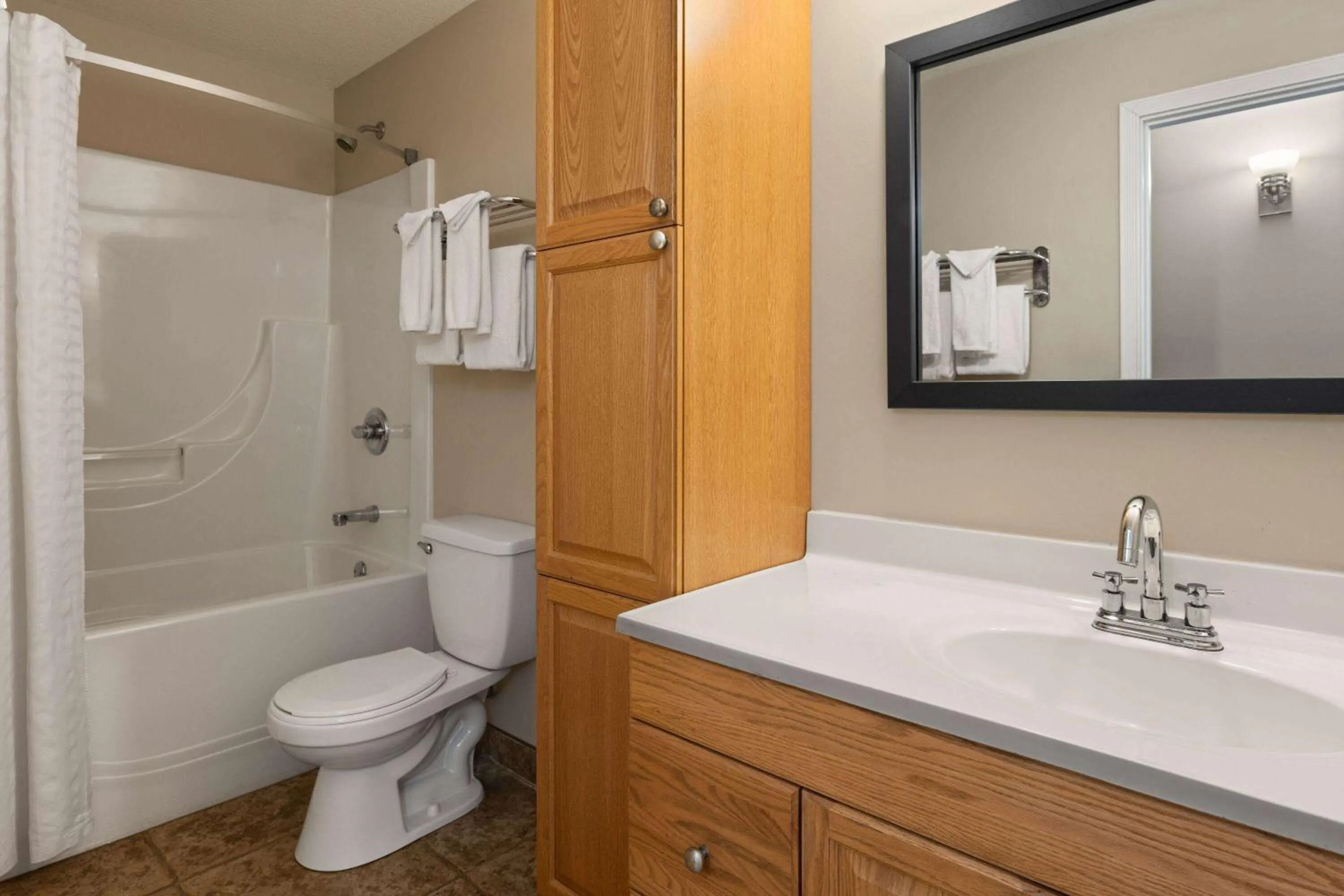 Four-Bedroom Apartment - Non-Smoking in Super 8 by Wyndham Fort McMurray