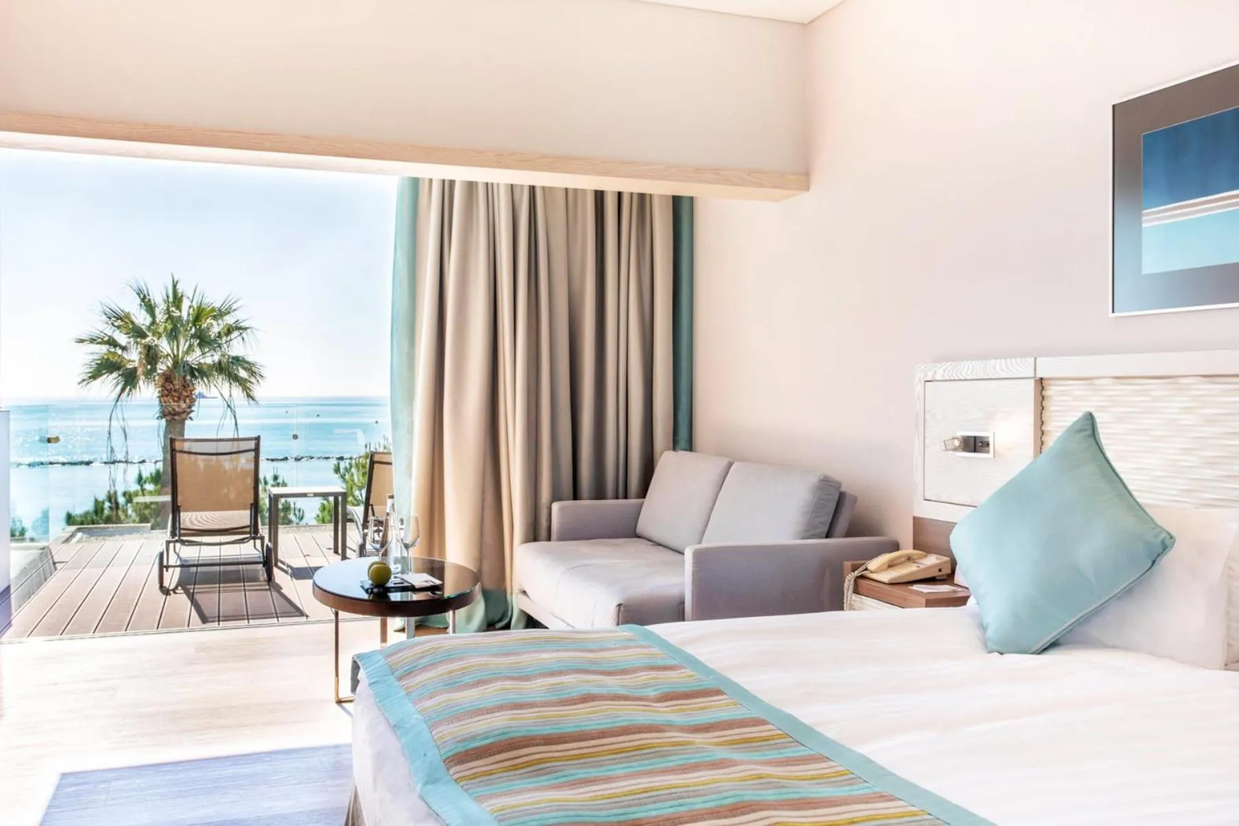 Superior Room with Terrace and Sea View in Crowne Plaza Limassol by IHG