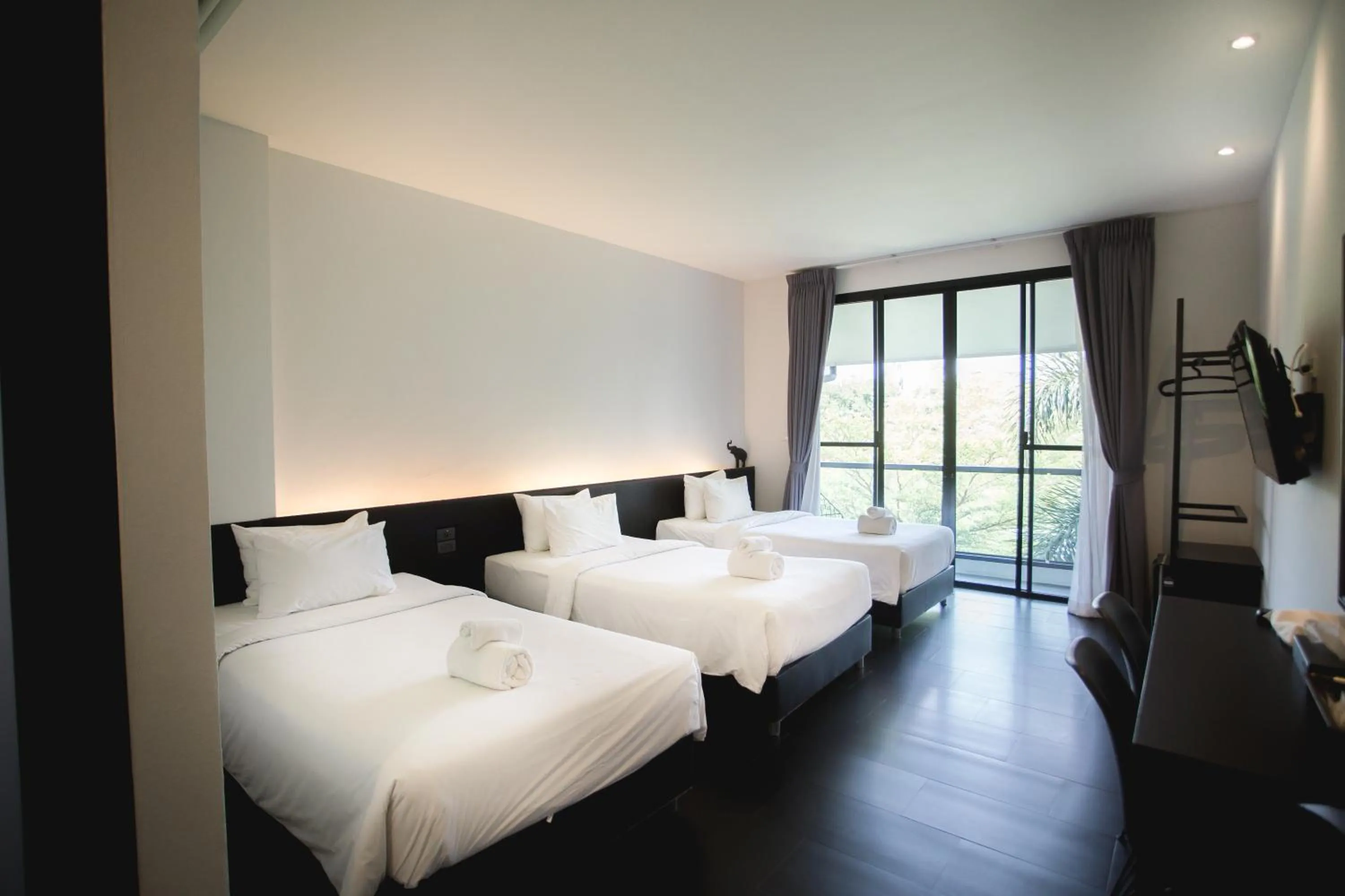 Standard Triple Room in iWualai Hotel