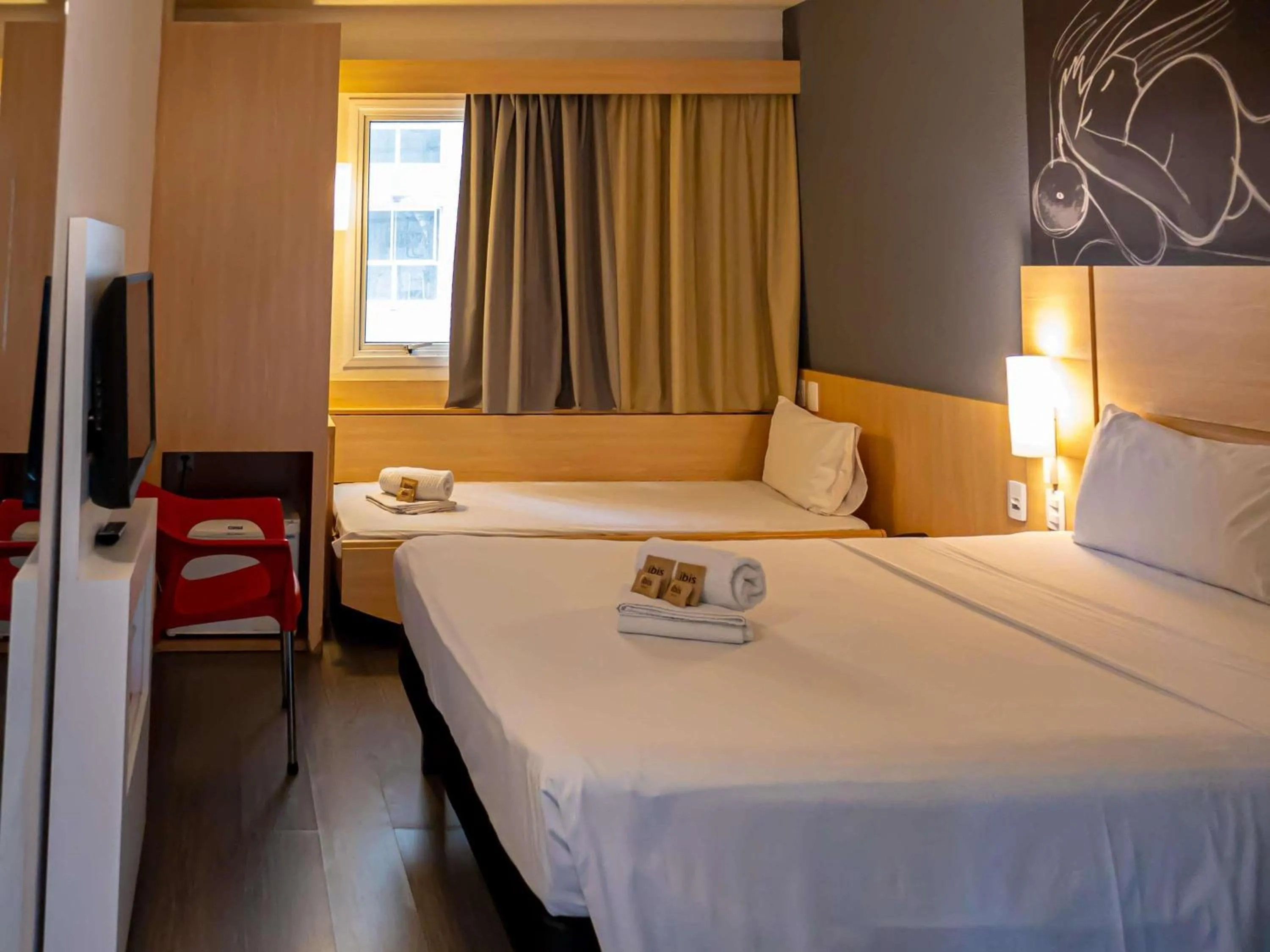 Standard Double with one single bed in ibis Macae