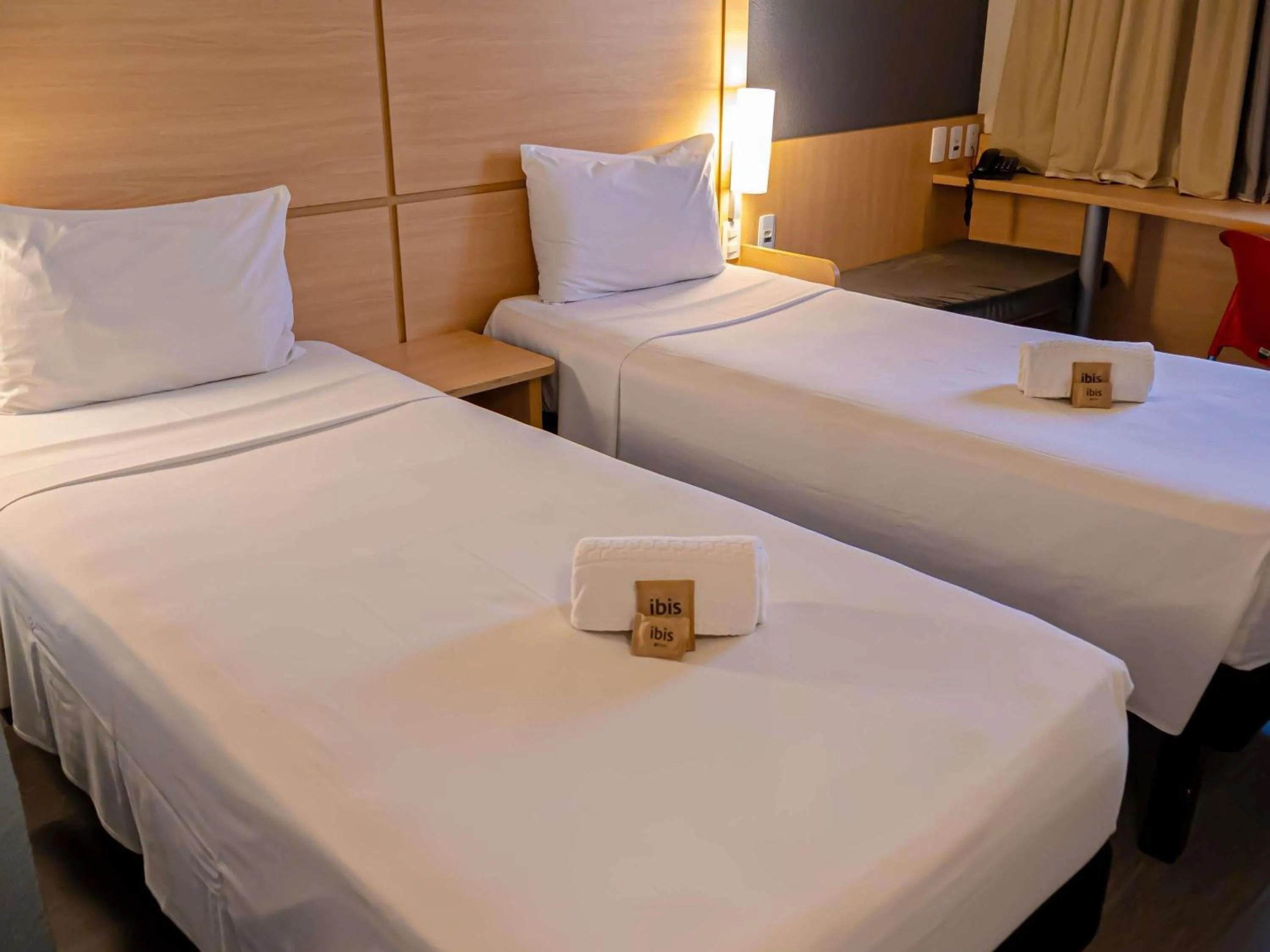 Standard Twin Room in ibis Macae