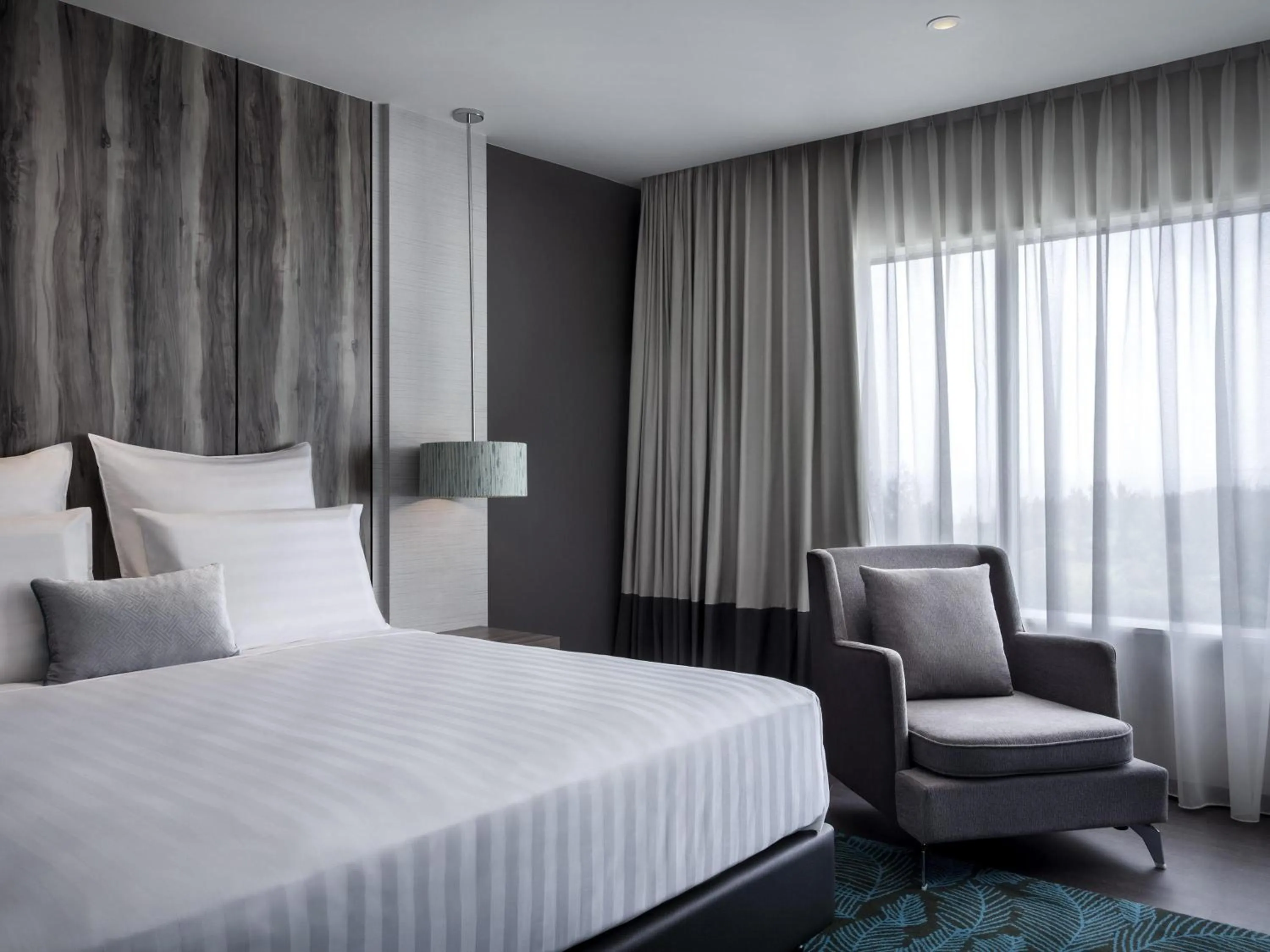 Superior King Room with City View in Pullman Miri Waterfront