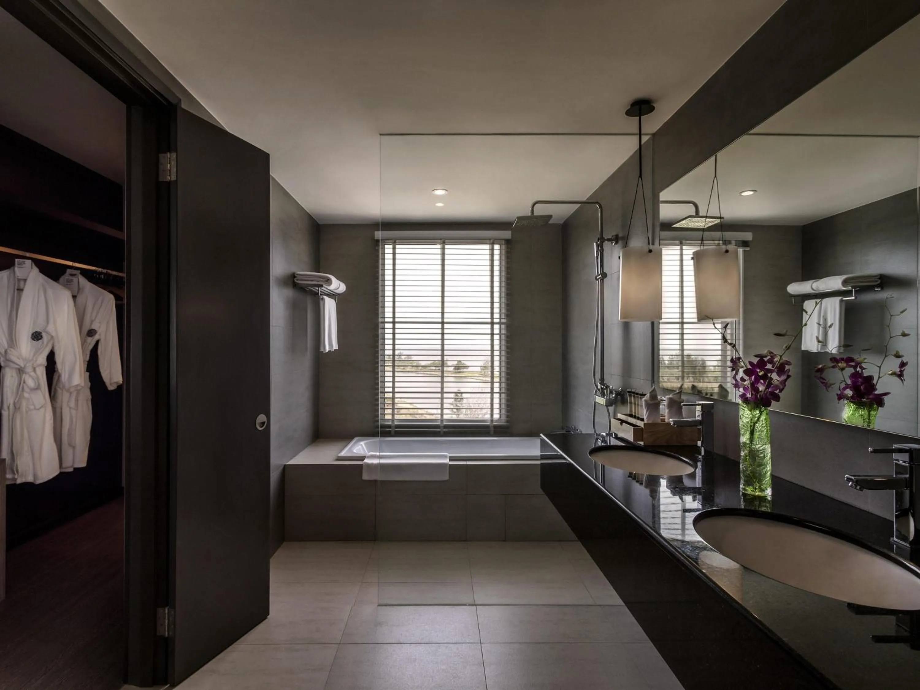 Superior King Suite in Pullman Miri Waterfront