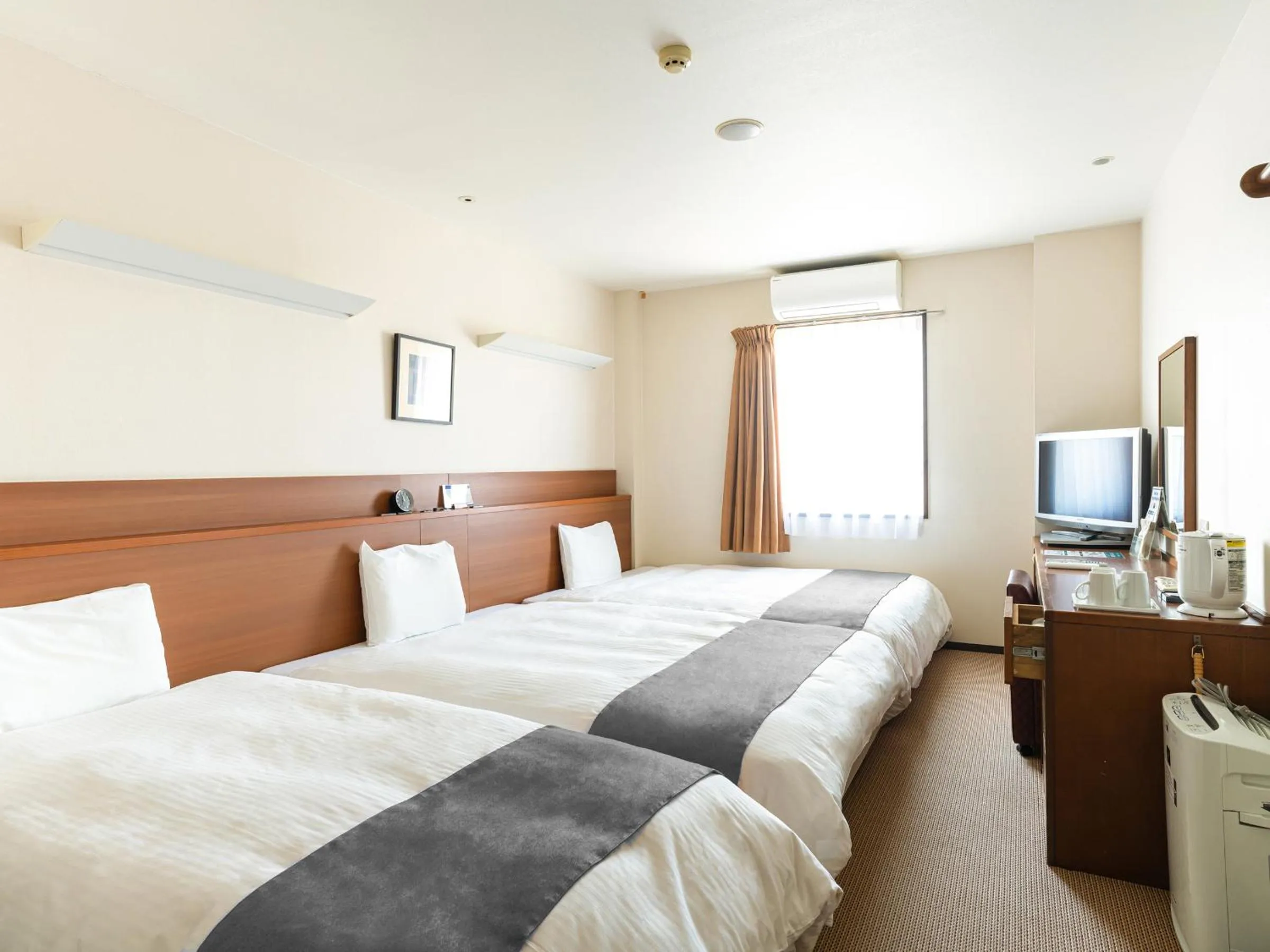 Twin Room with Extra Bed - Non-Smoking in Vessel Hotel Higashi Hiroshima