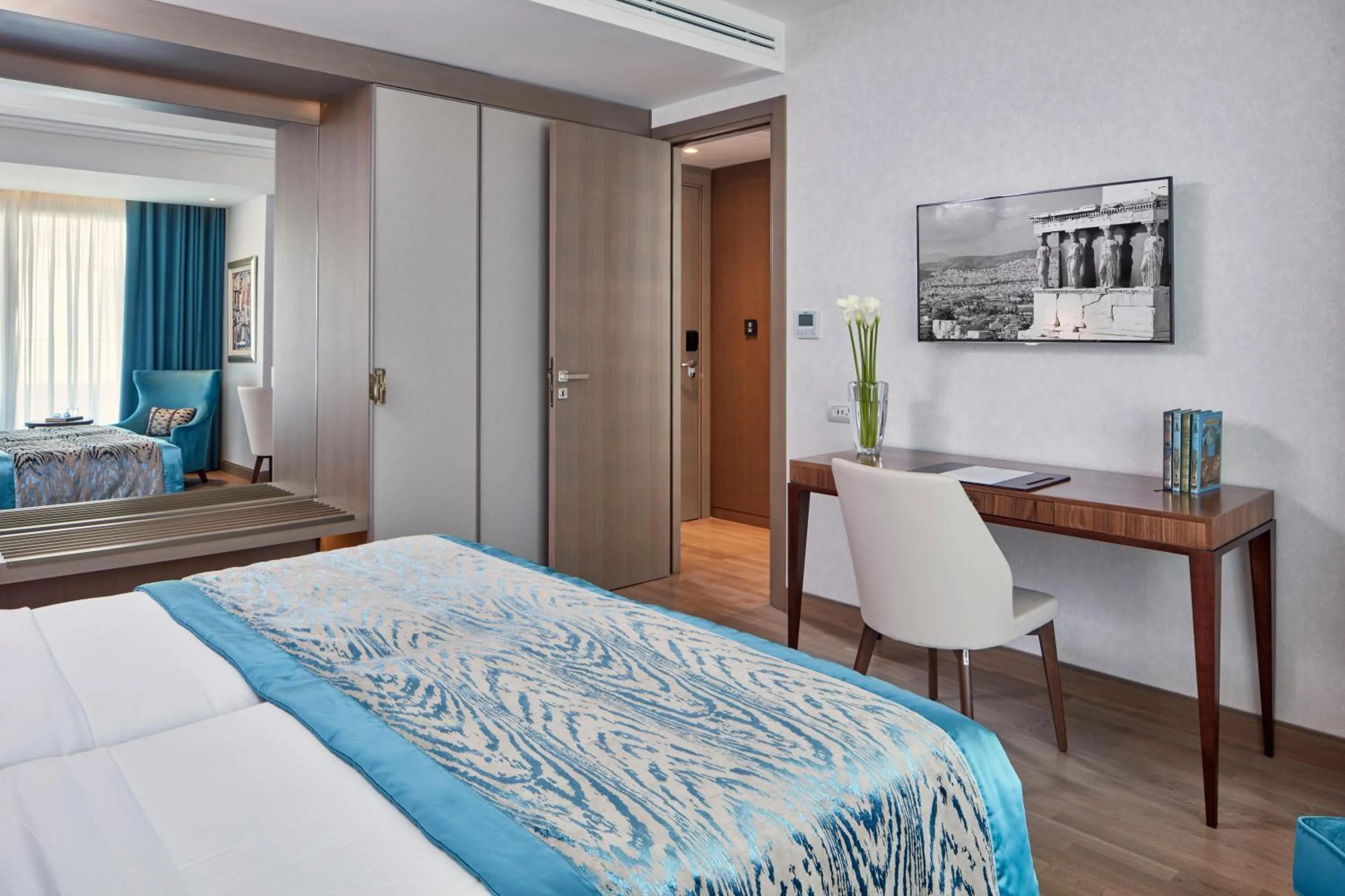 Suite in Electra Metropolis