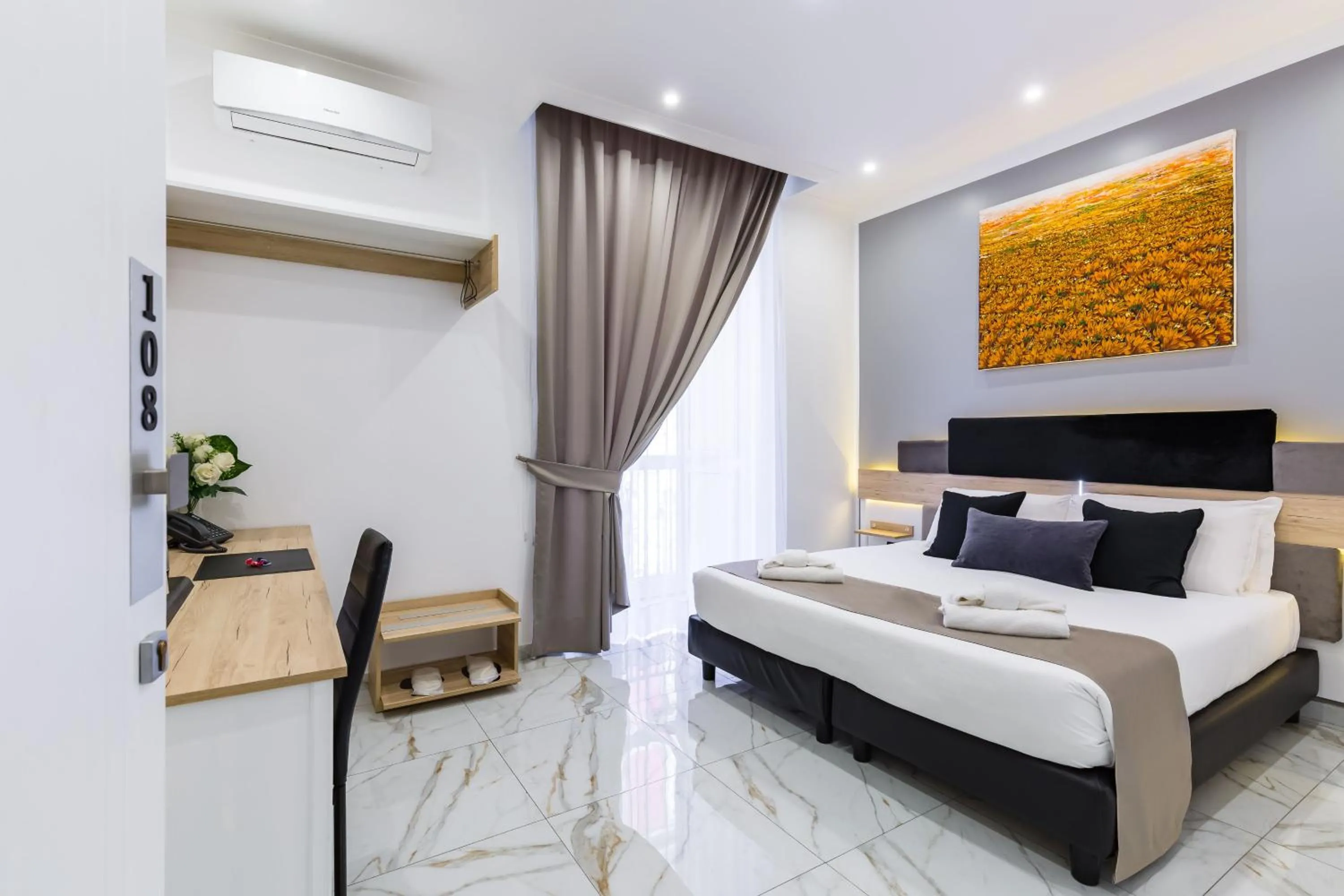 Double or Twin Room with Mountain View in Hotel Sant'Angelo Palace