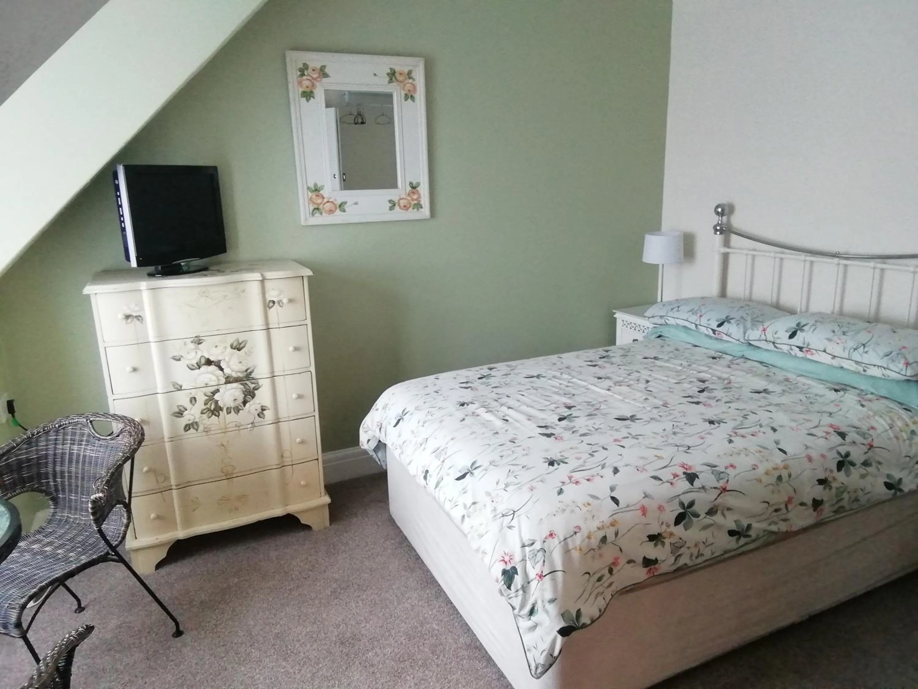 Classic Double Room with Shower in Railway Cottage