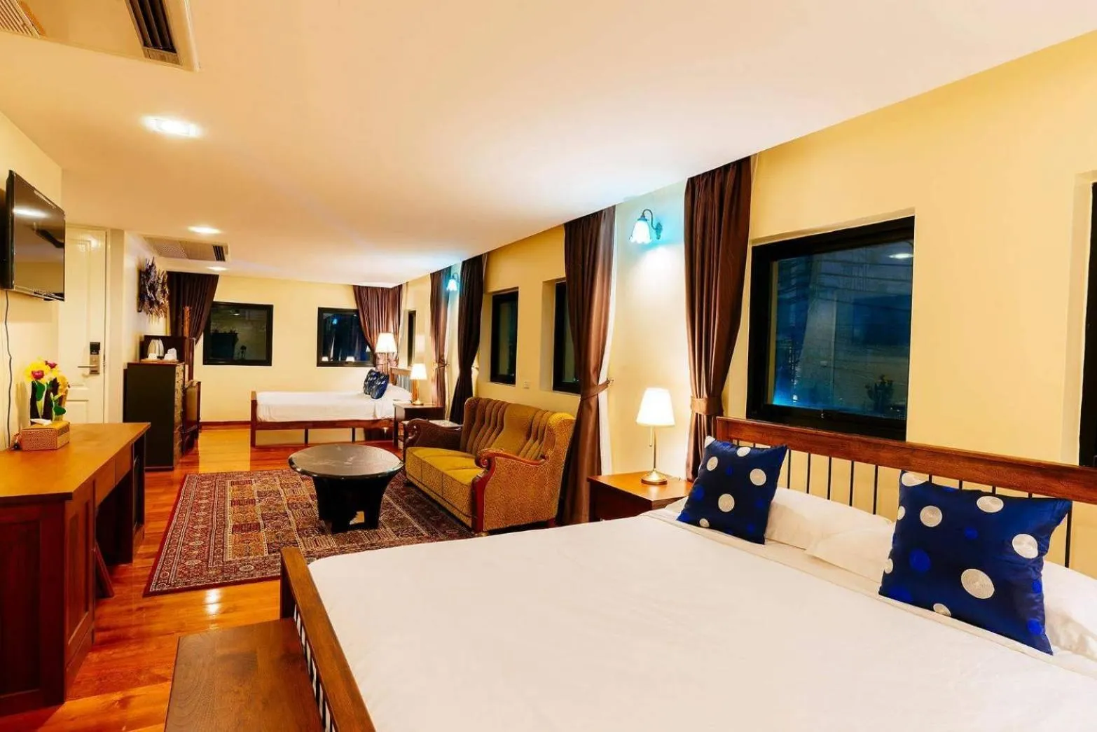 Superior Family Room in Nine Design Place