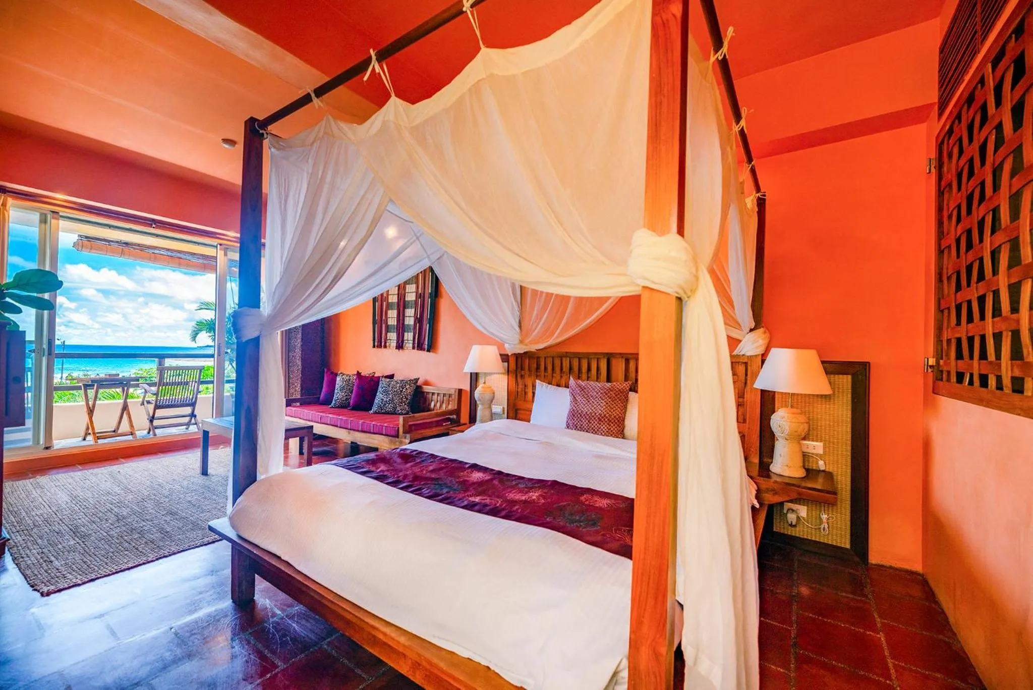 Deluxe Double Room with Sea View in Red Garden Resort
