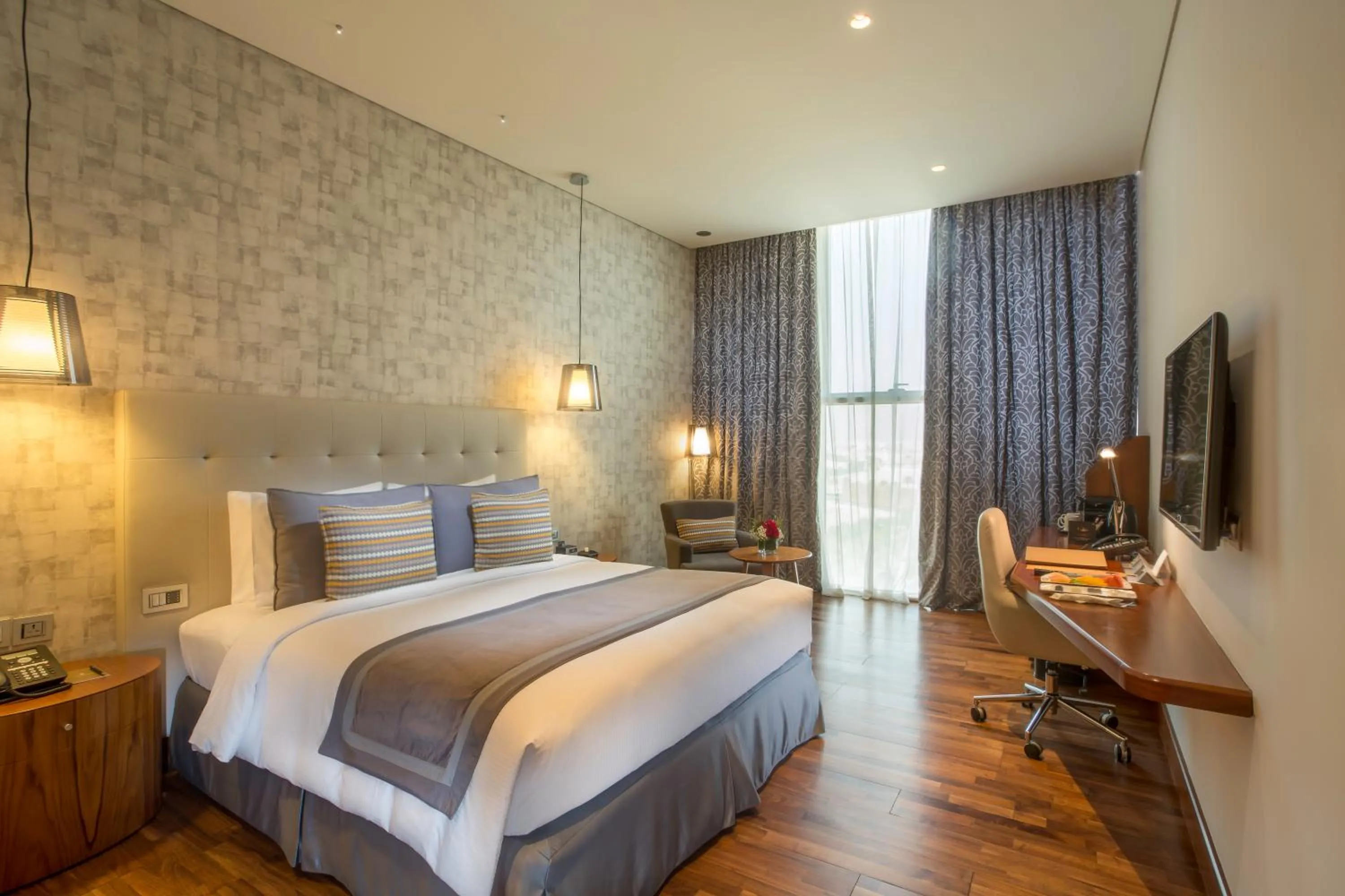 Deluxe Room King Bed in The Avenue Hotel