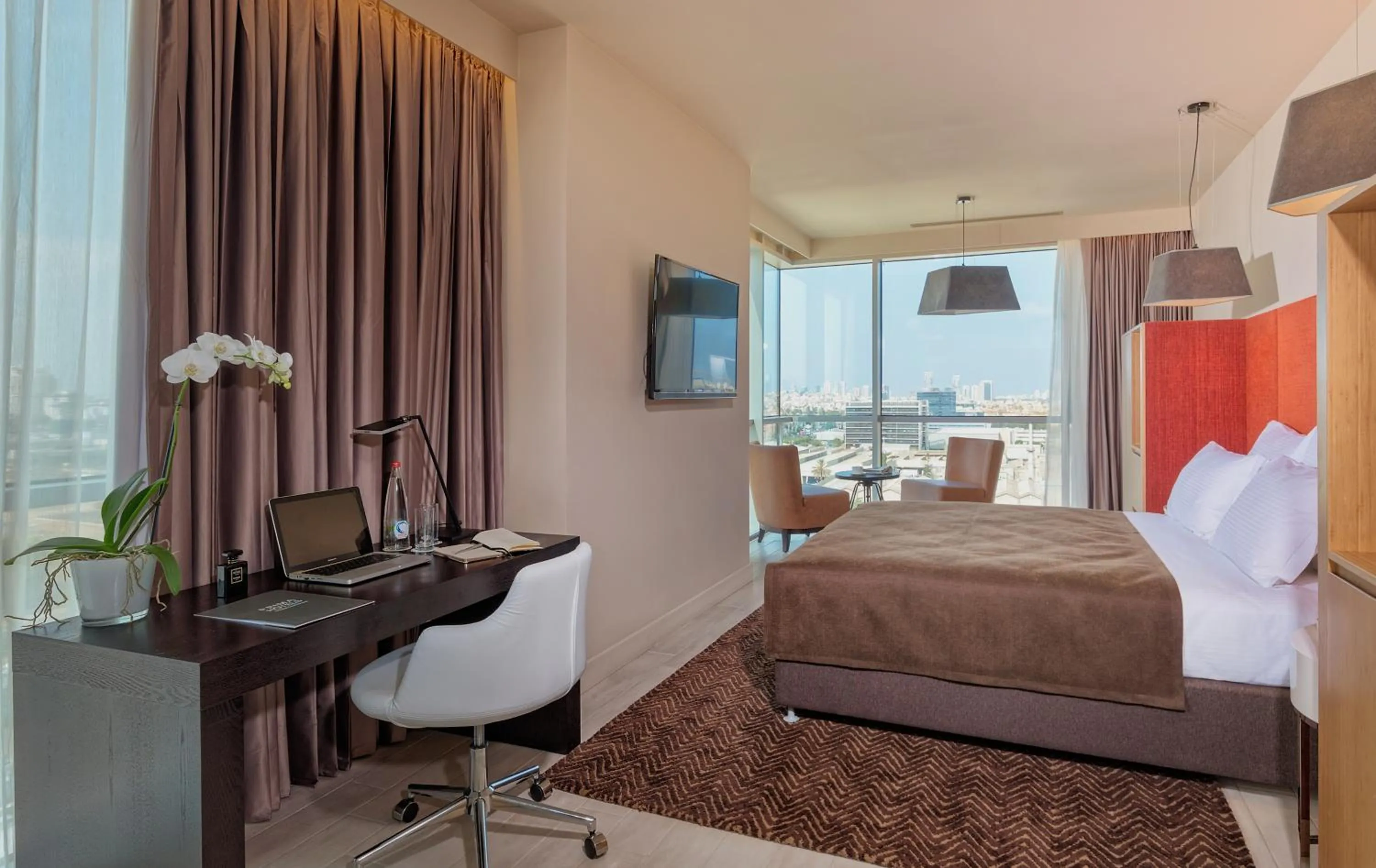 Deluxe Double Room, Business Lounge Access in Prima Link Hotel