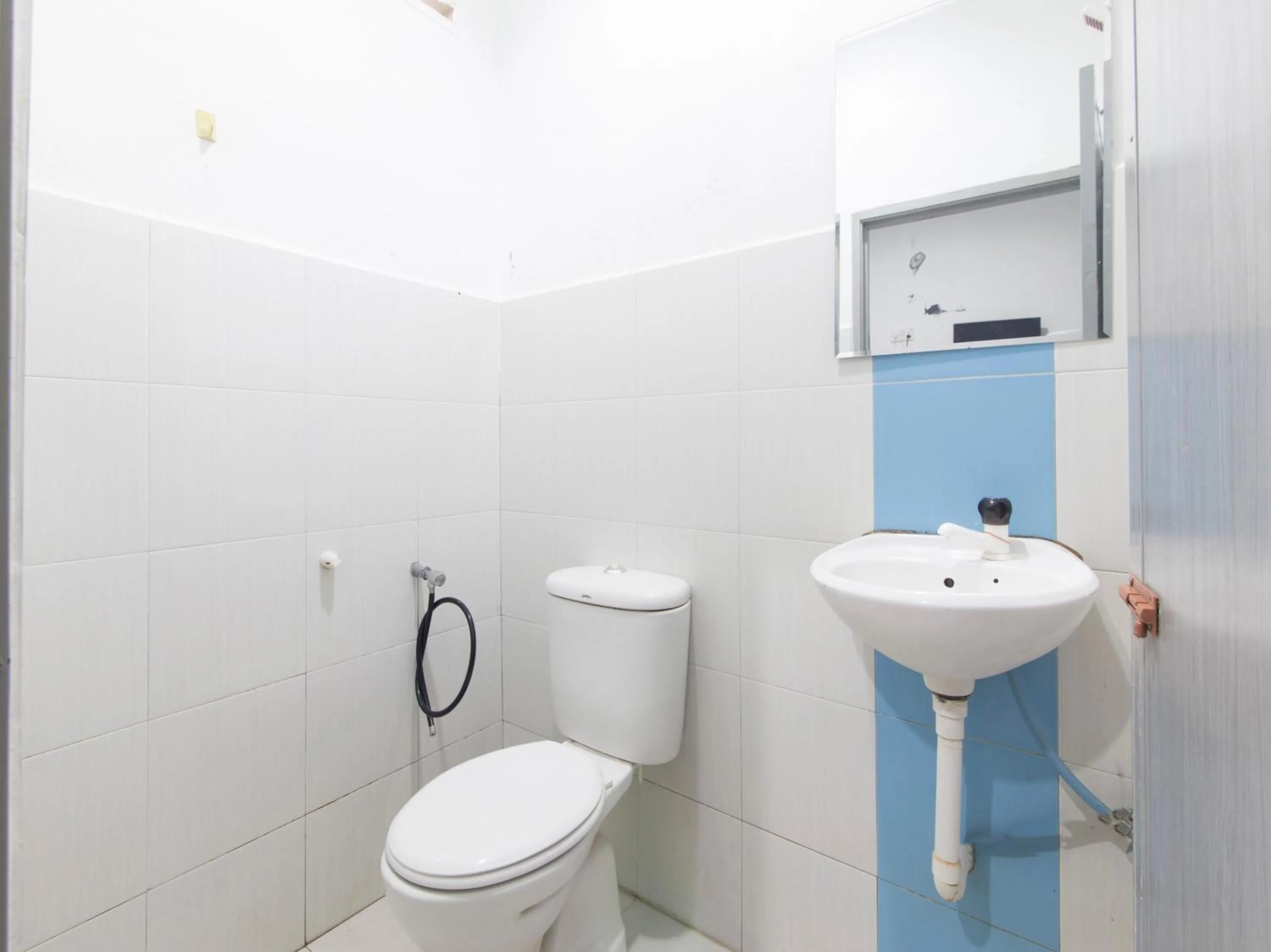 Deluxe Twin Room in Alpha Motel