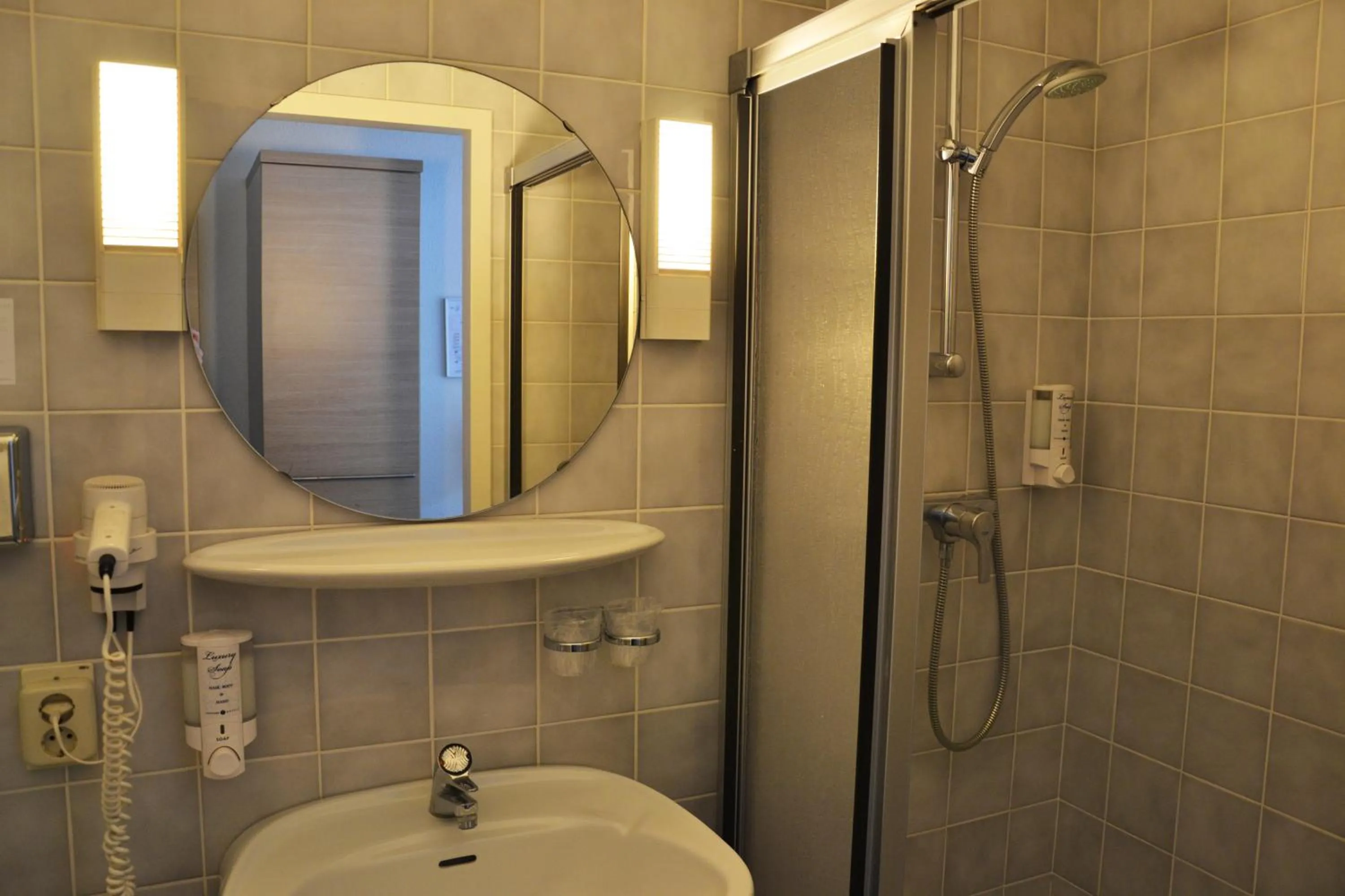 Small Double Room in Fletcher Hotel Restaurant De Witte Raaf
