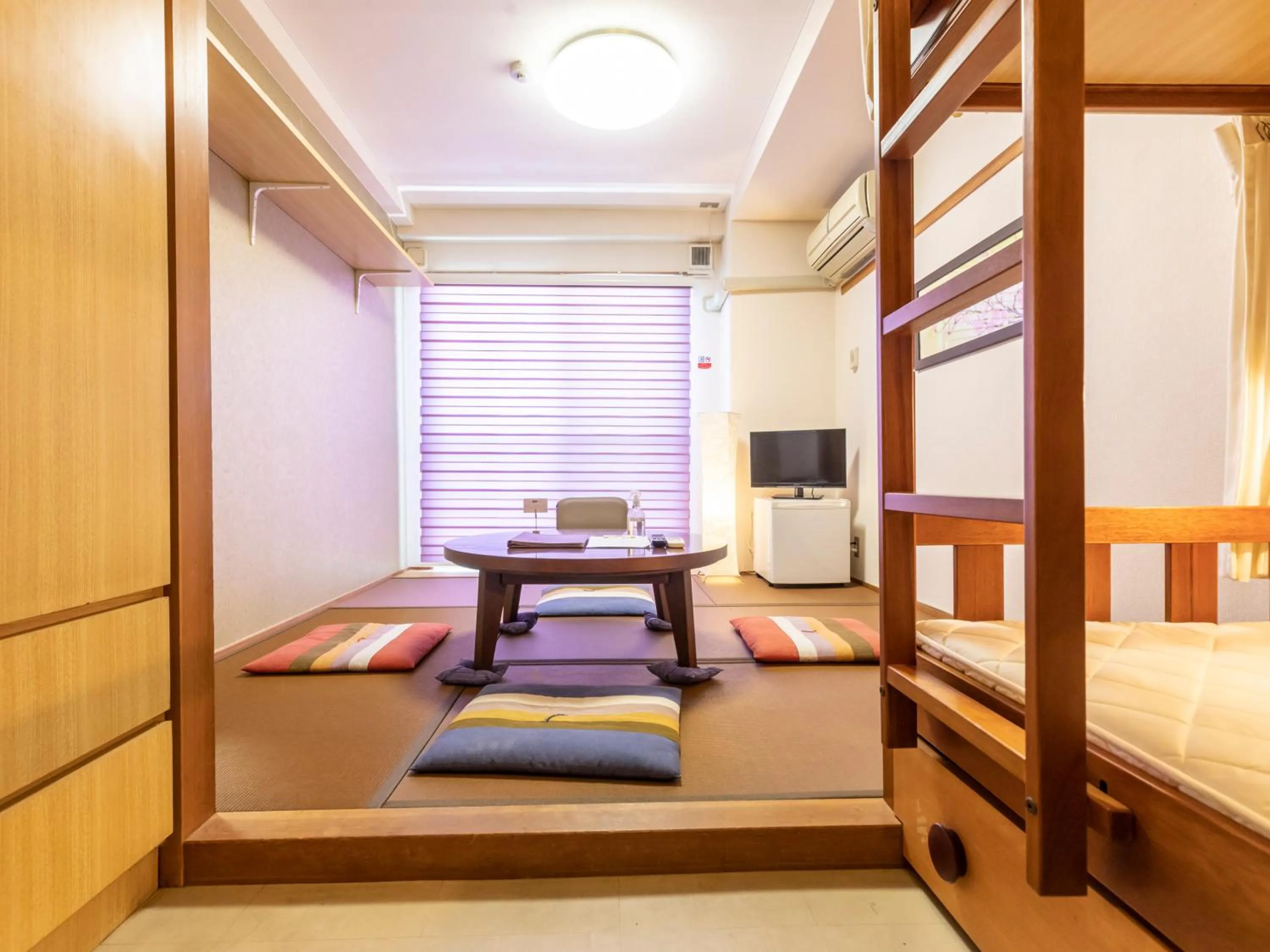 Japanese Room and Shared Bathroom A - single occupancy in Omotenashi Hostel Miyajima