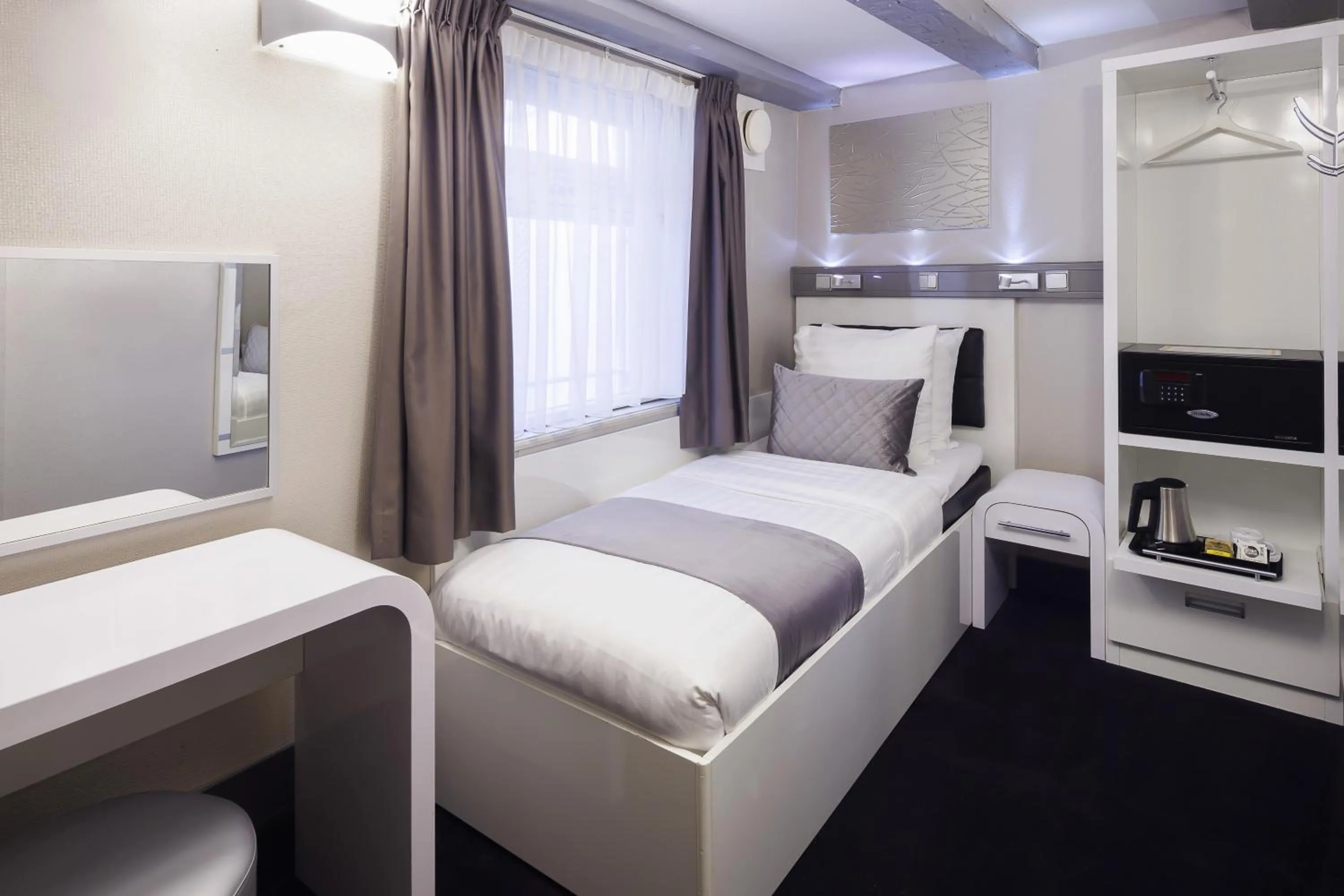 Single Room in Hotel CC