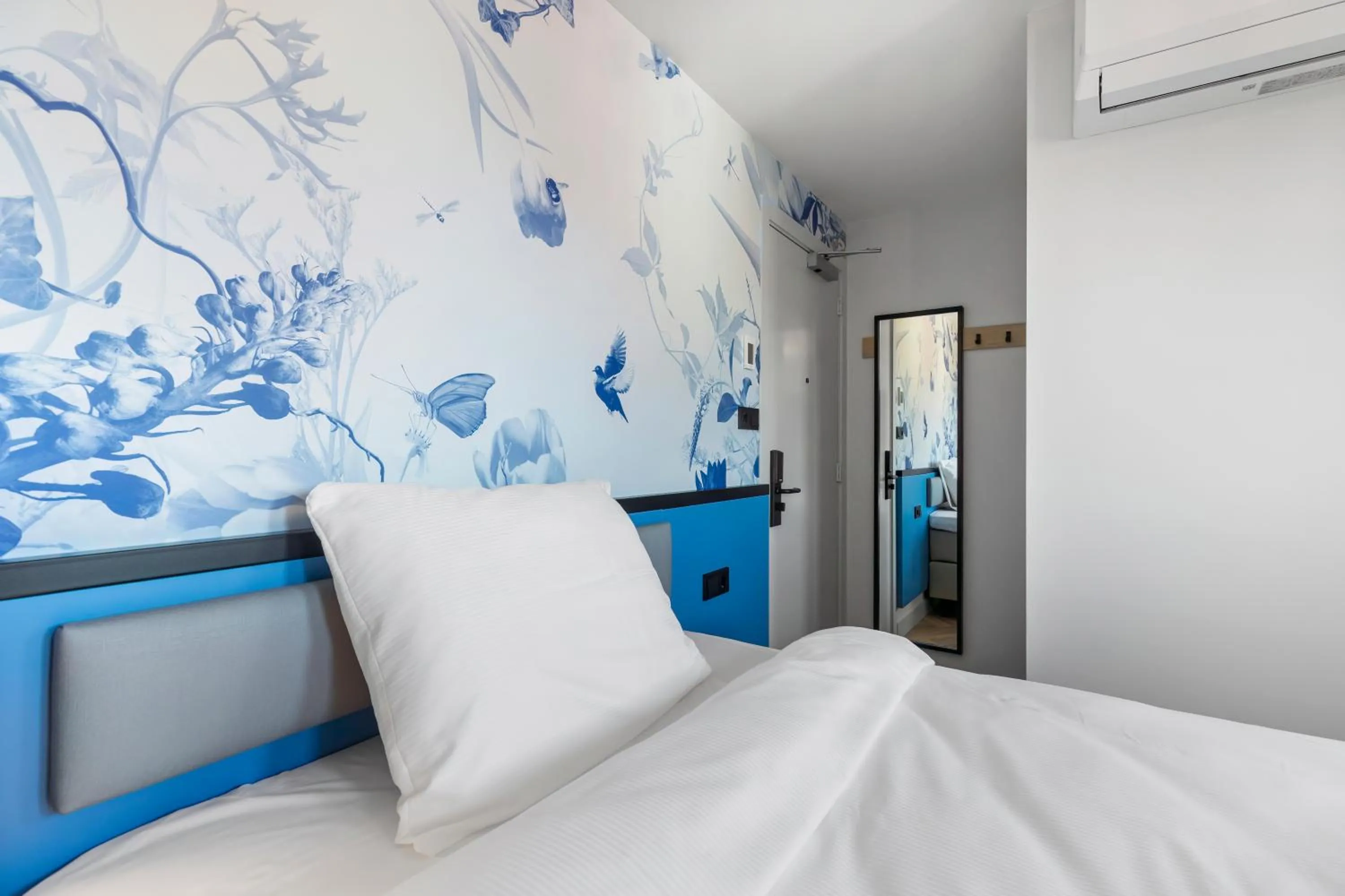 Single Room in Dutch Design Hotel Vondelpark