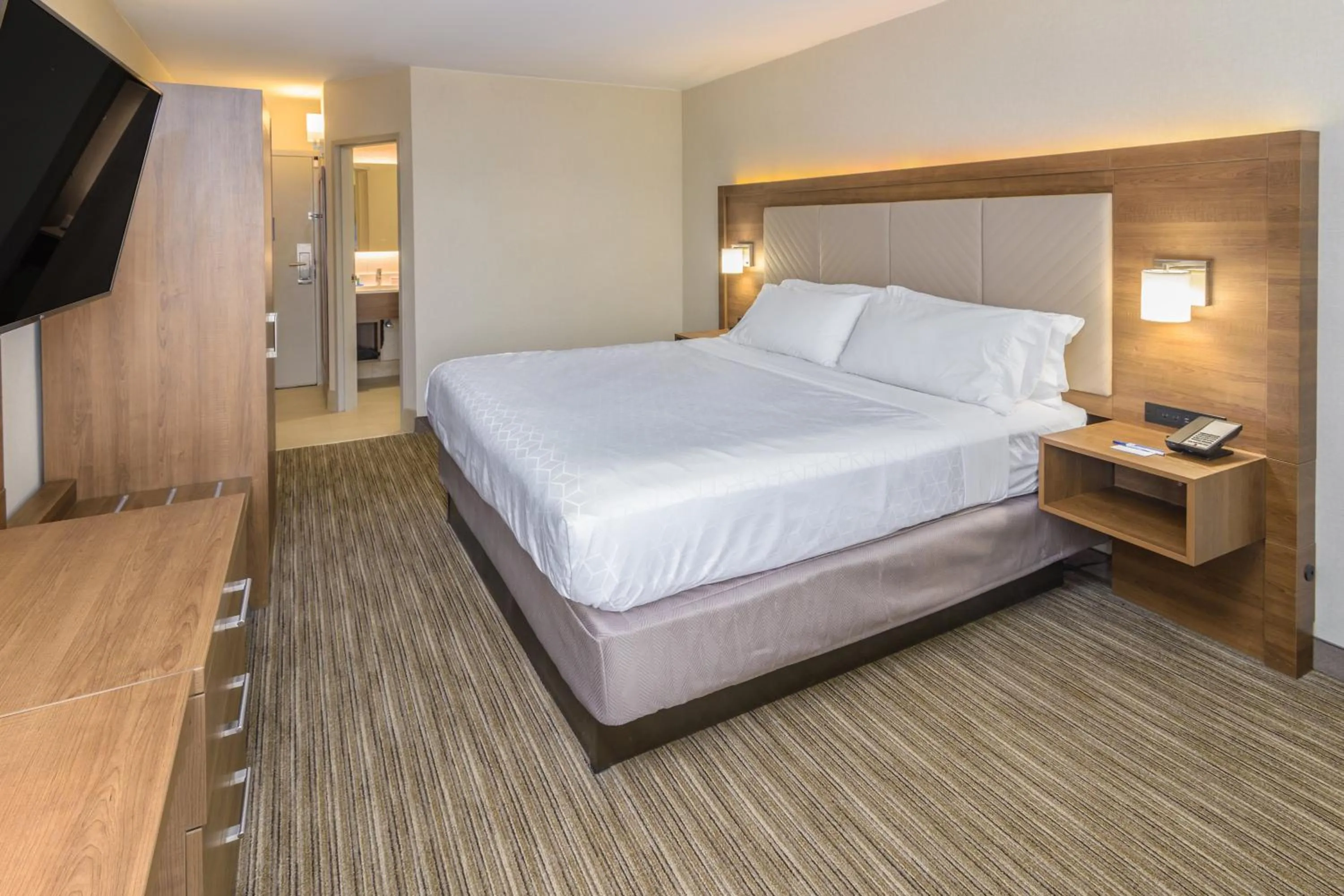 Standard Room in Holiday Inn Express Southington by IHG