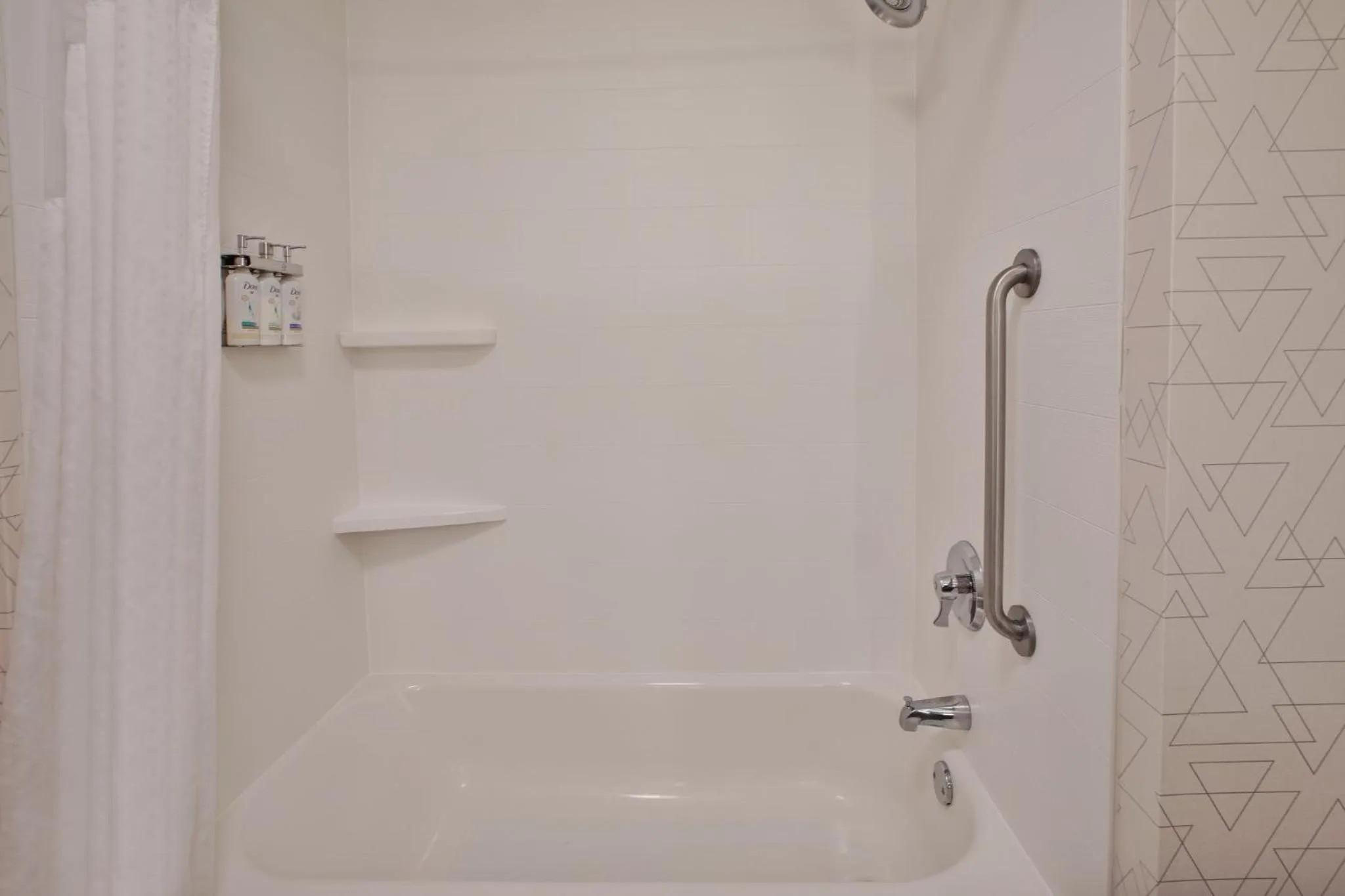 King Room - Hearing Accessible/Non-Smoking  in Holiday Inn Express & Suites Buffalo by IHG