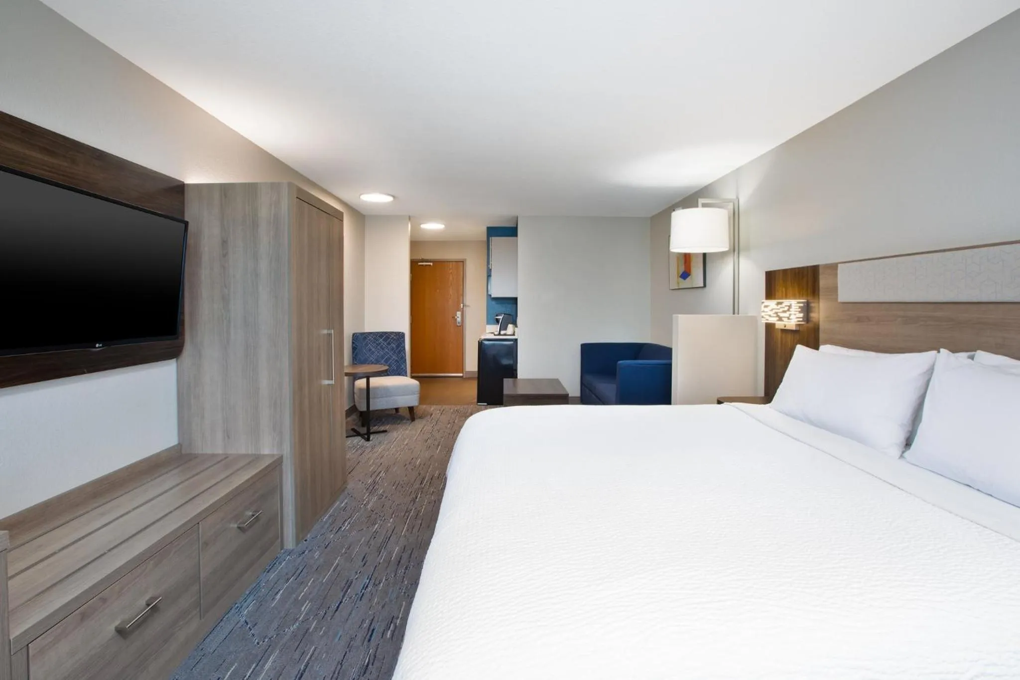 King Suite - Non-Smoking in Holiday Inn Express & Suites Buffalo by IHG