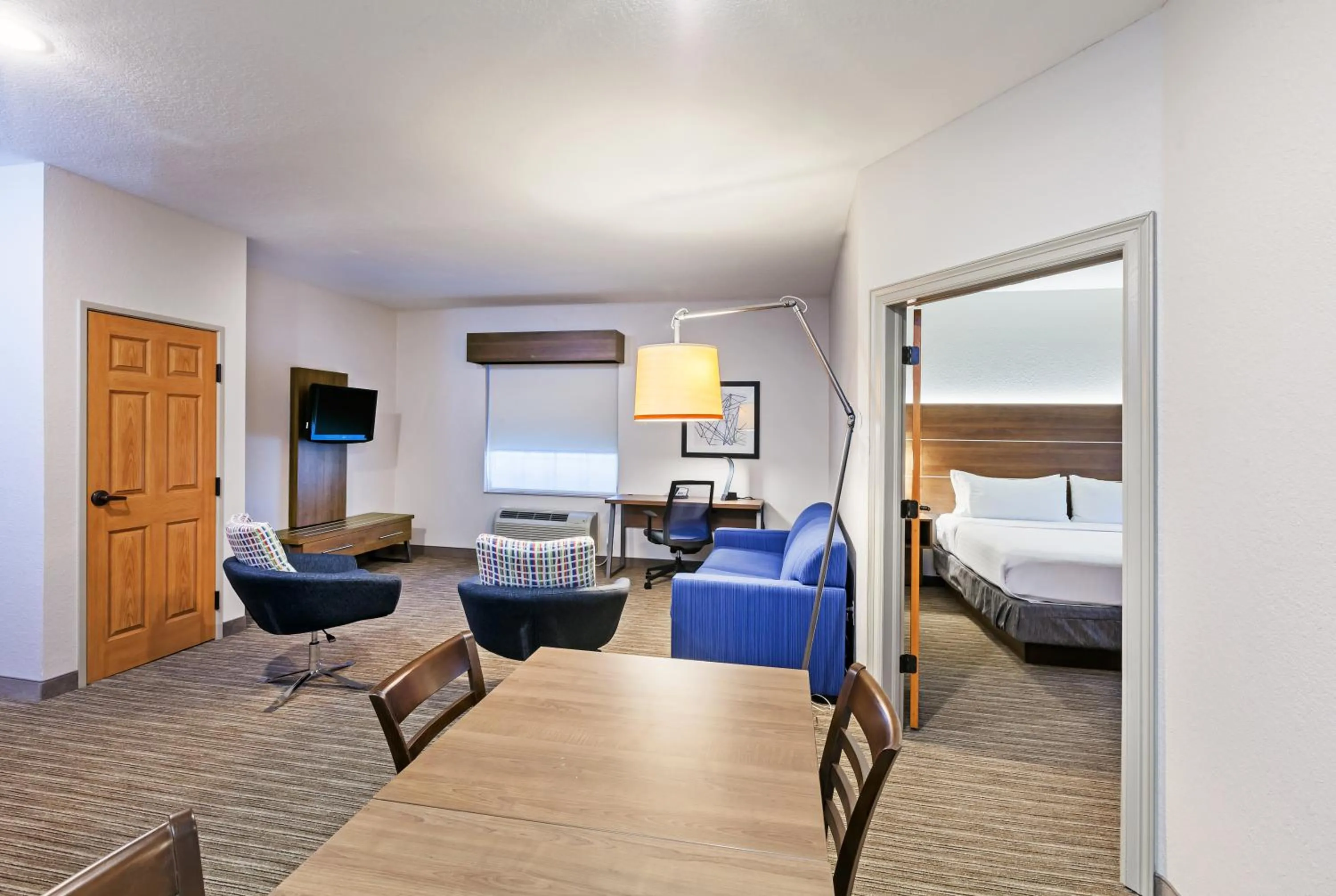 One-Bedroom Suite in Holiday Inn Express & Suites Tulsa S Broken Arrow Hwy 51 by IHG