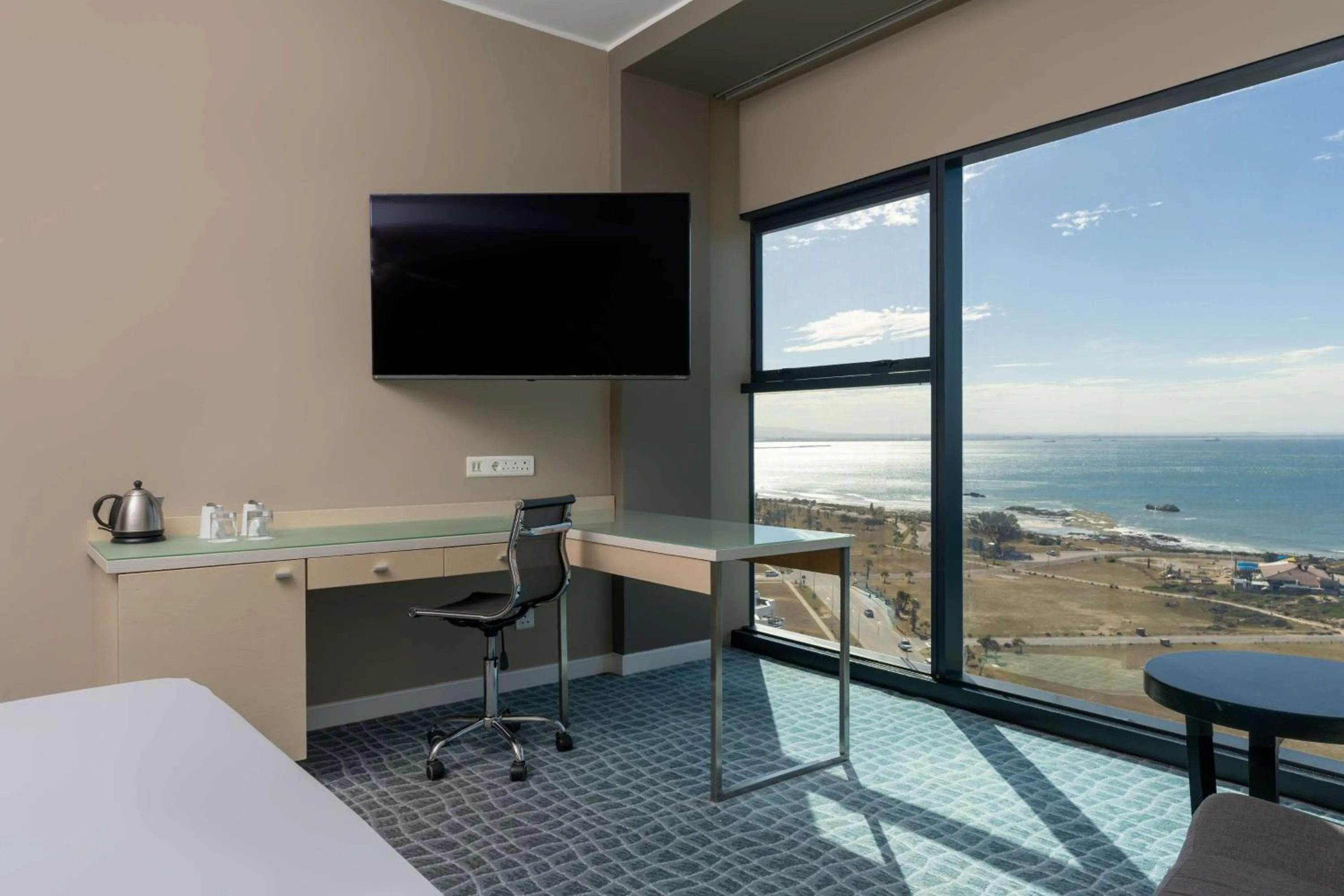 Superior Room with Ocean View in Radisson Blu Hotel, Port Elizabeth
