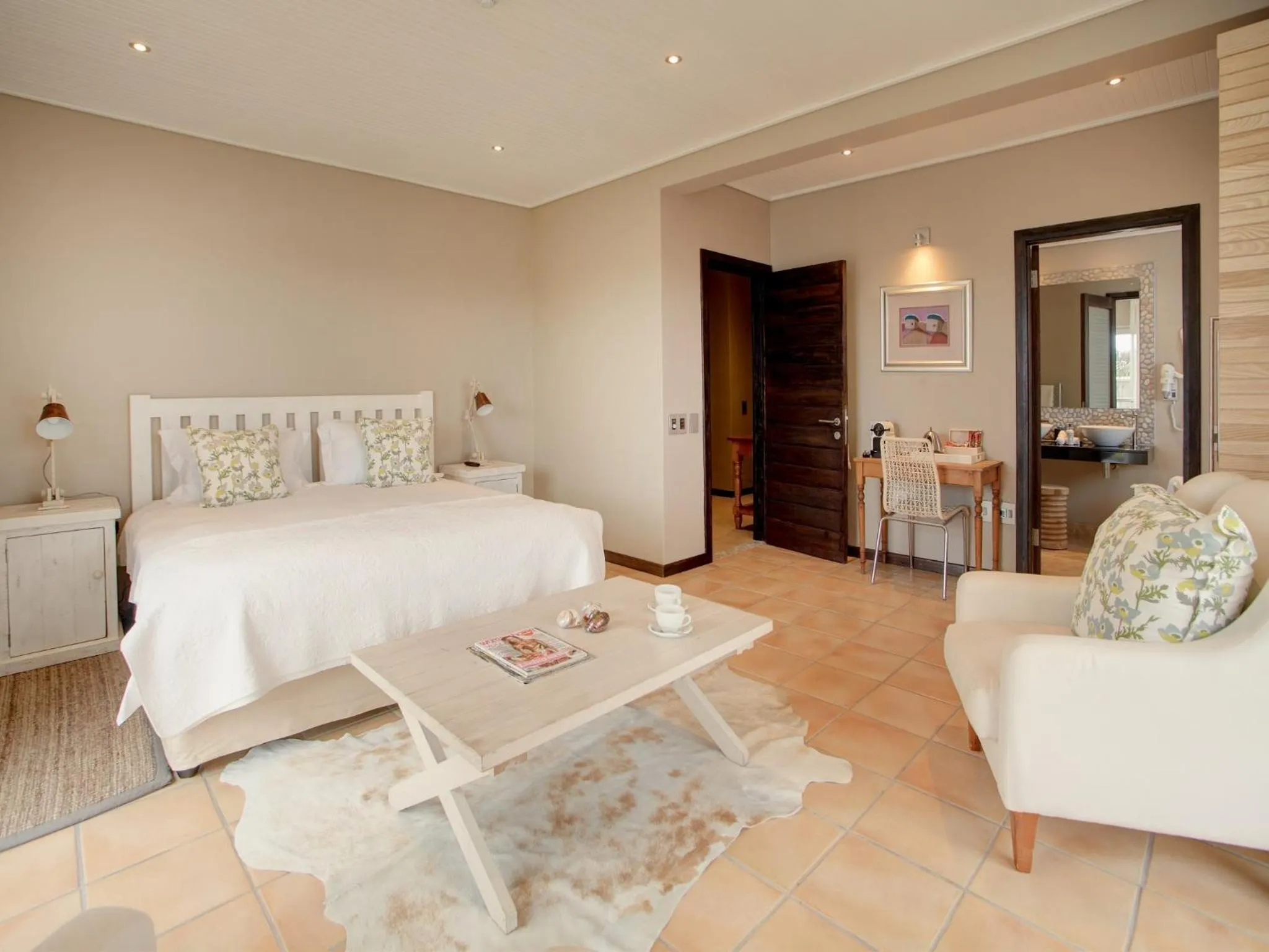 Luxury Double Room  - single occupancy - Garden Facing in Abalone Guest Lodge