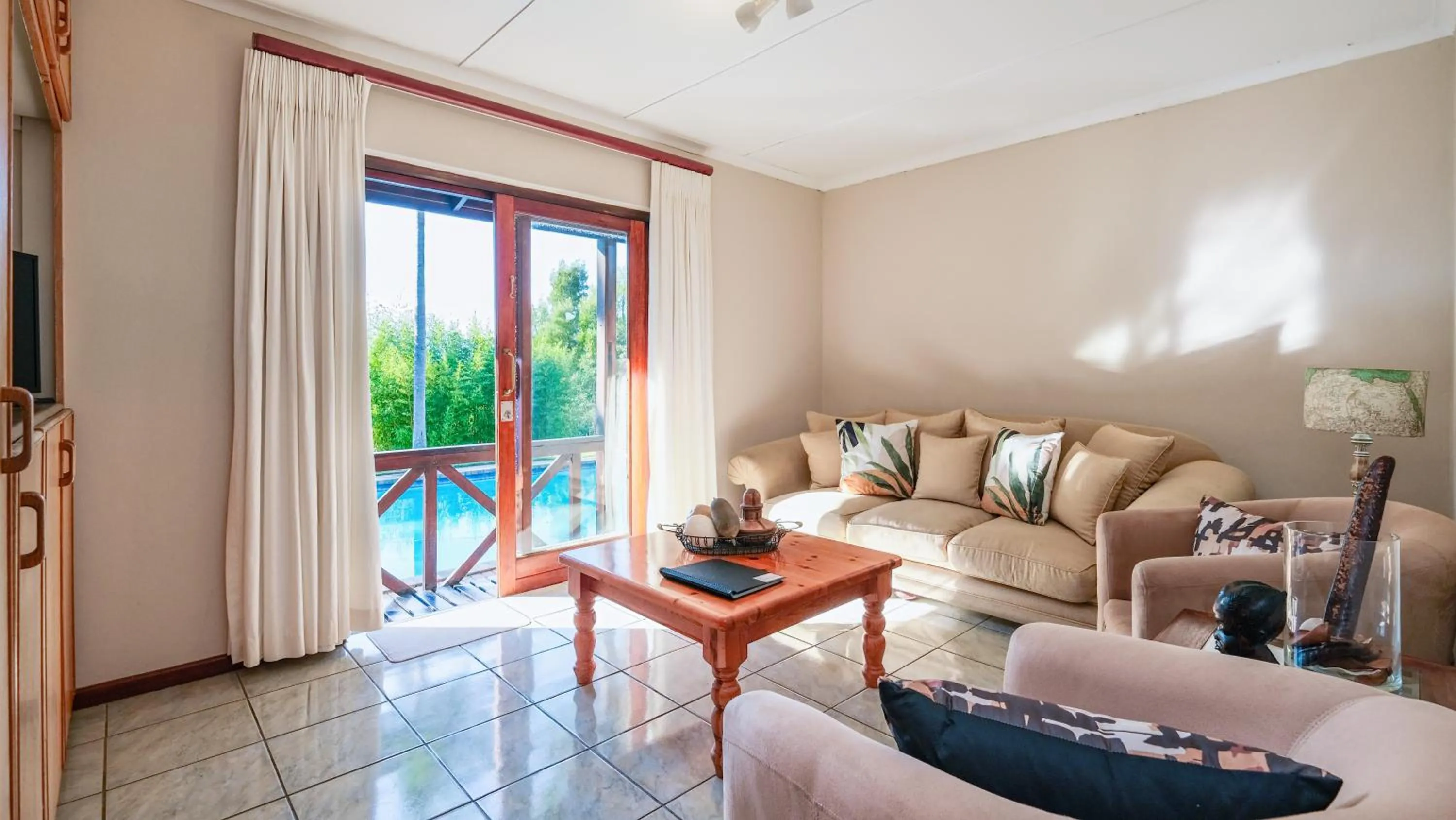 Standard Queen Room - single occupancy in Hildesheim Guest Lodge