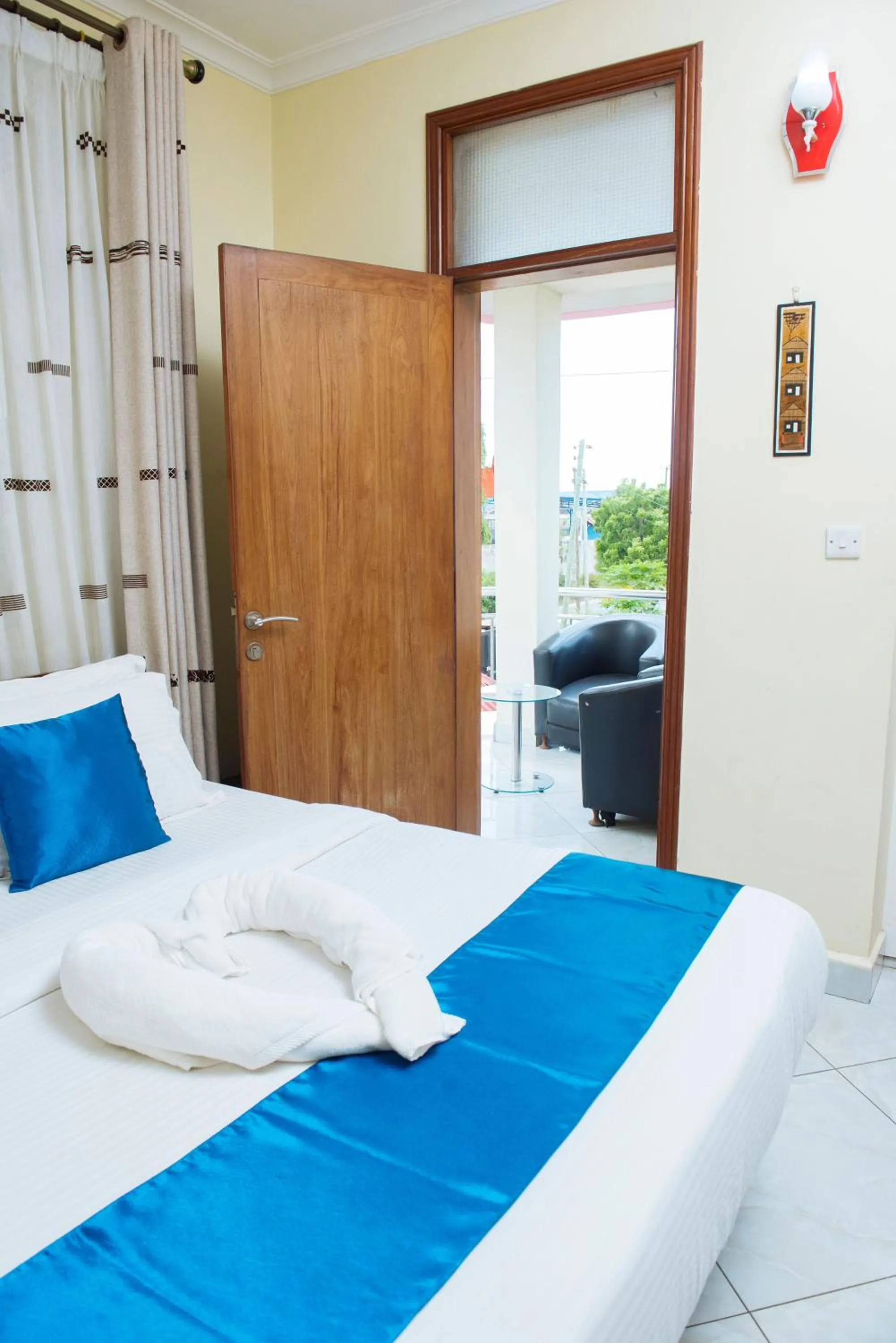 Deluxe Double Room with Balcony in Airport Transit Lodges
