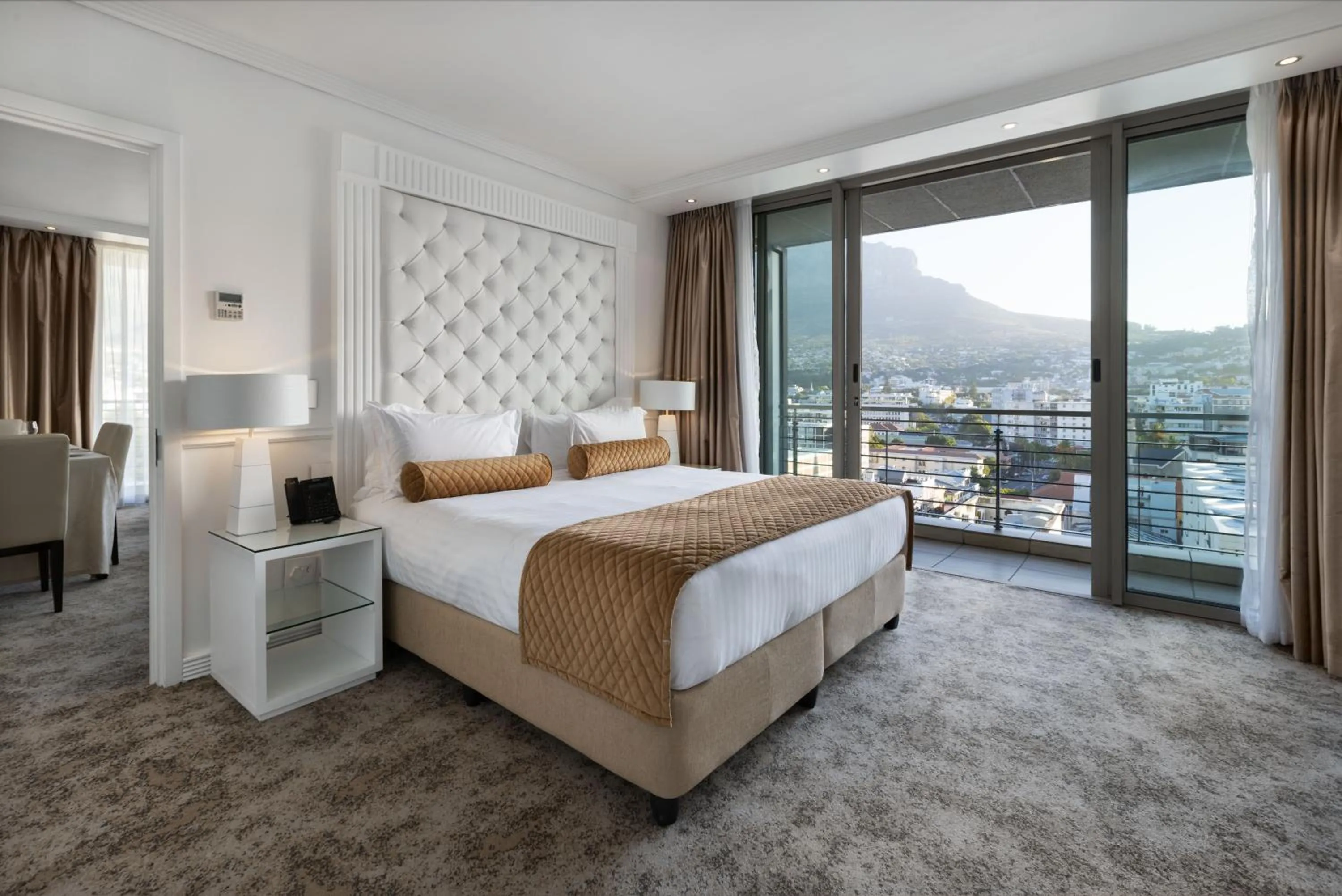 Deluxe Two-Bedroom Suite in Pepperclub Hotel