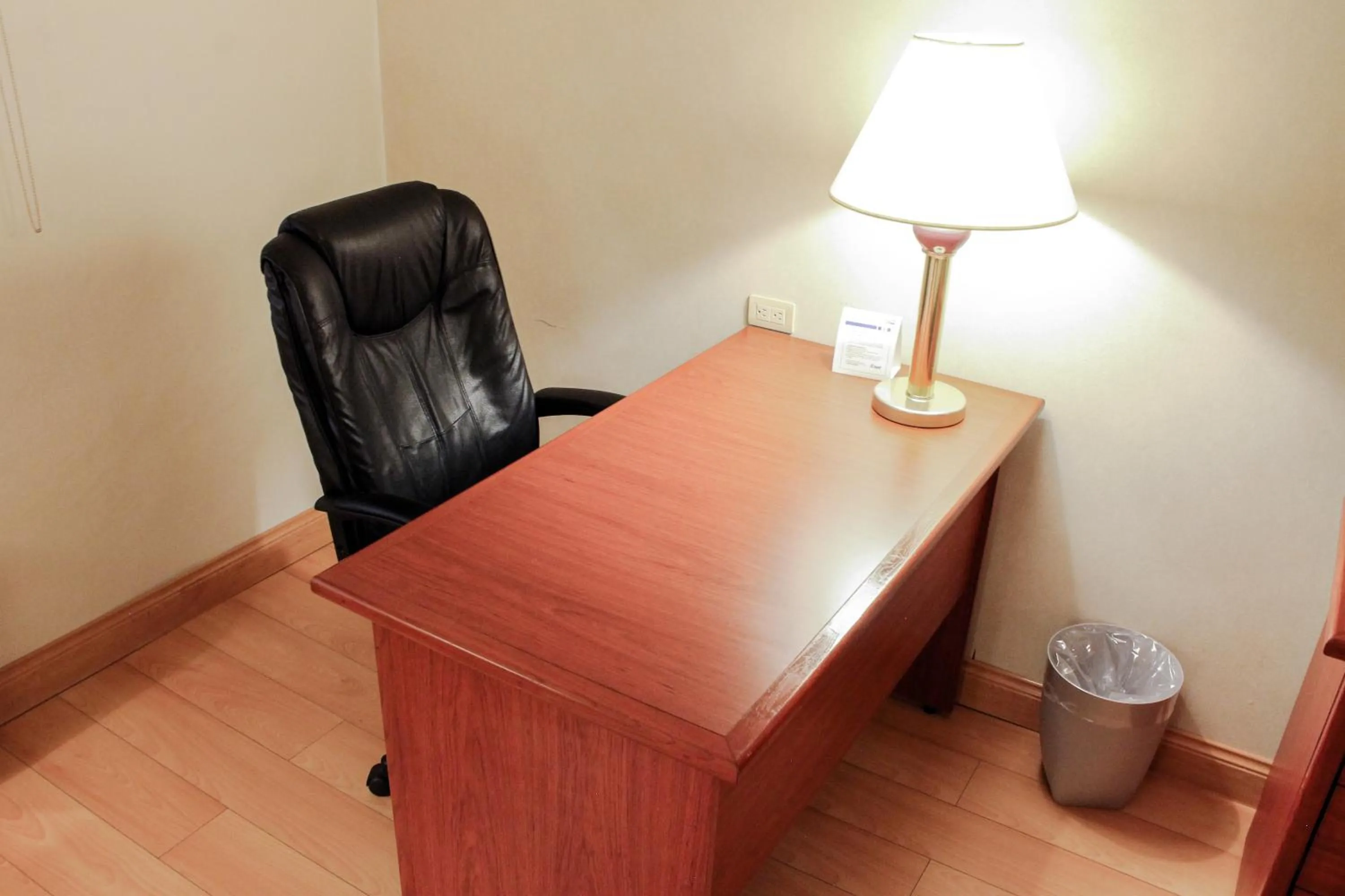 Standard King Room in Holiday Inn Express Chihuahua by IHG