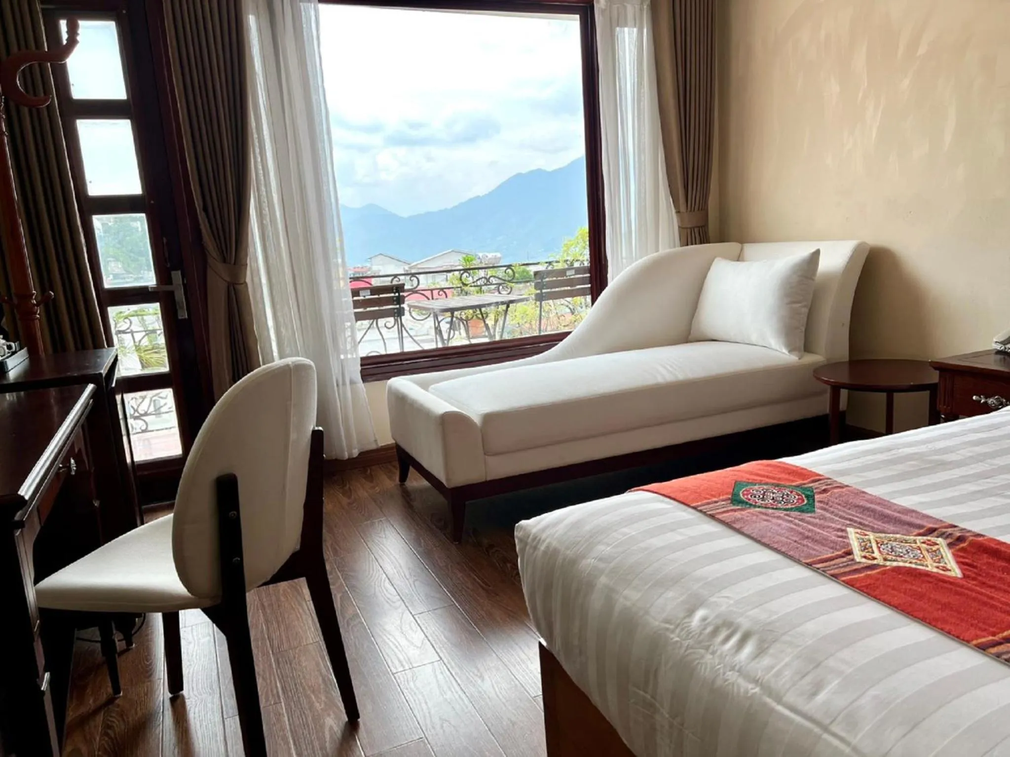 Deluxe Double or Twin Room with Mountain View in Sapa Centre Hotel