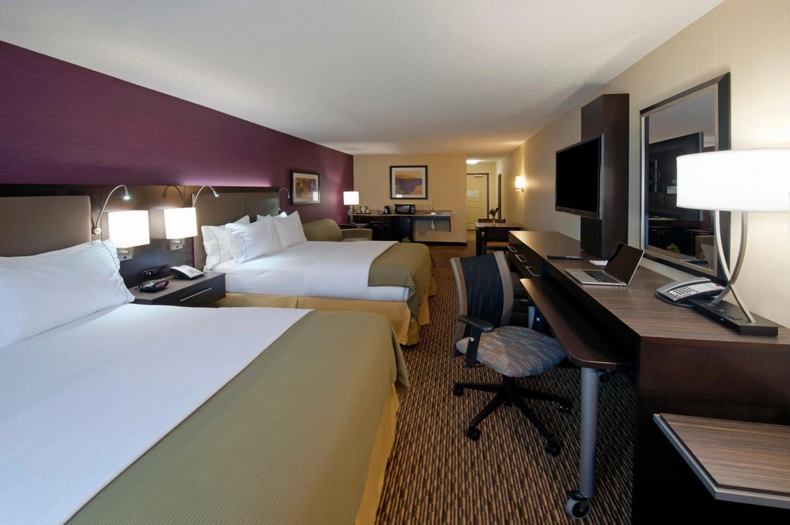 Deluxe Suite - Mobility Accessible - Non-Smoking in Holiday Inn Express Hotel & Suites Clearfield by IHG