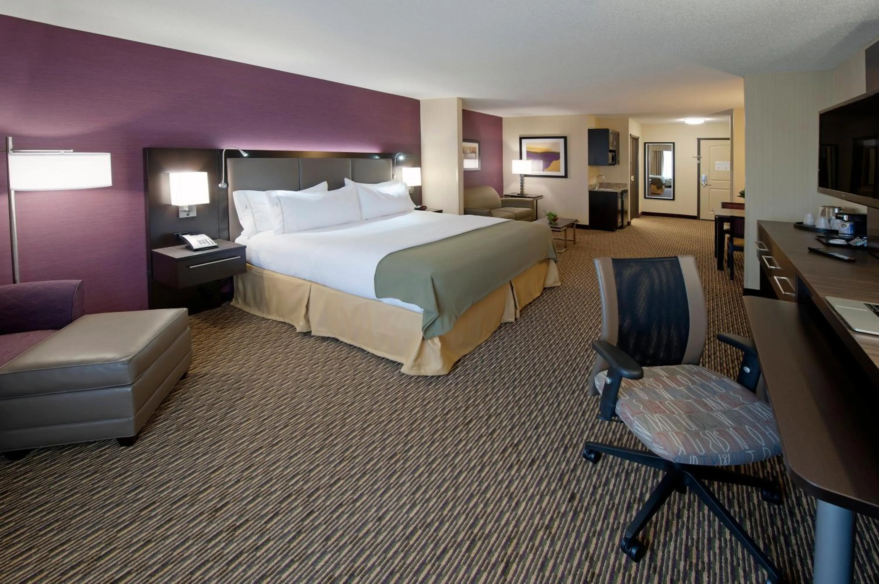 One-Bedroom King Suite in Holiday Inn Express Hotel & Suites Clearfield by IHG