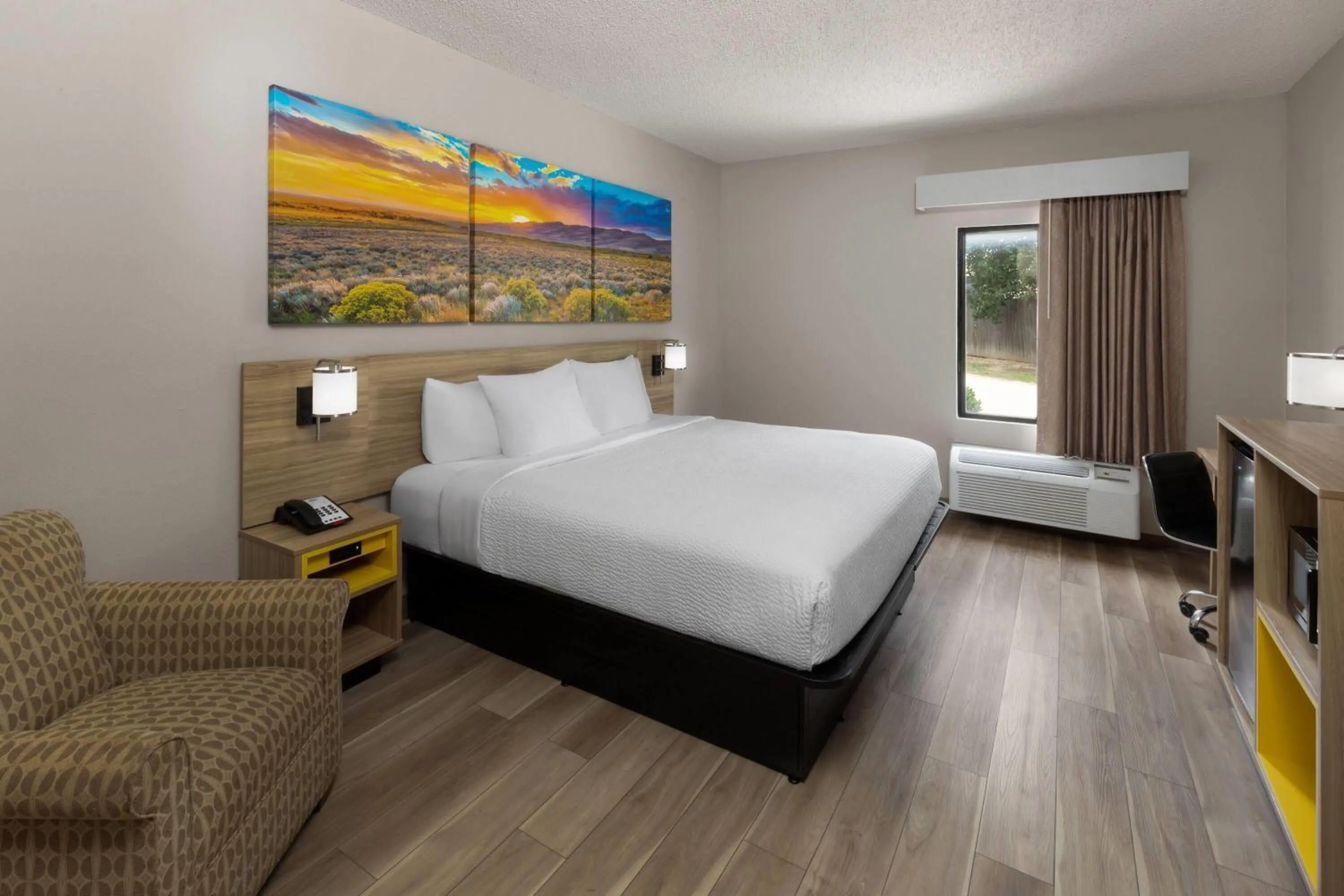 King Room - Non-Smoking in Days Inn by Wyndham Tulsa Central