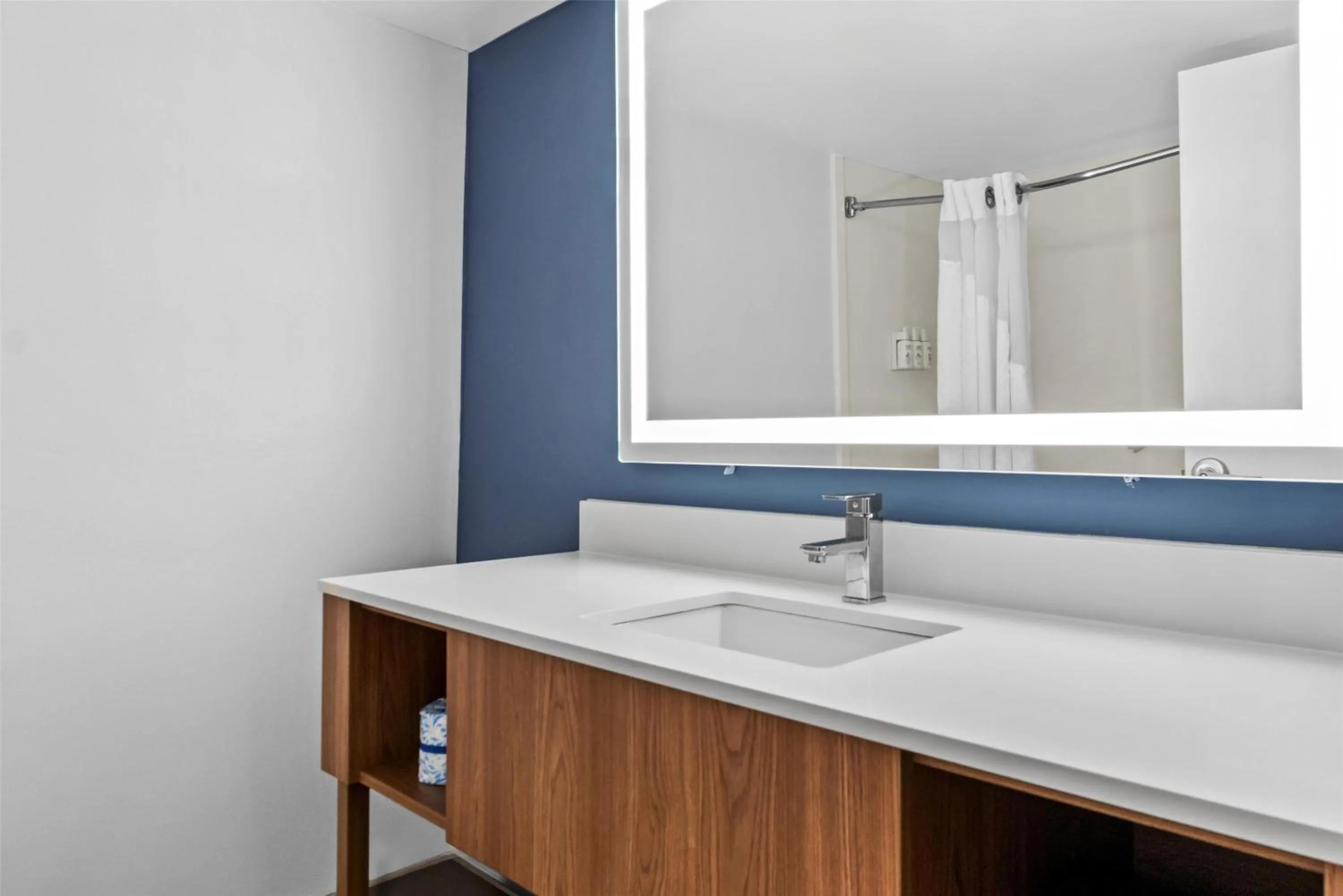 Deluxe Two Queen Beds in Red Lion Hotel Cheyenne