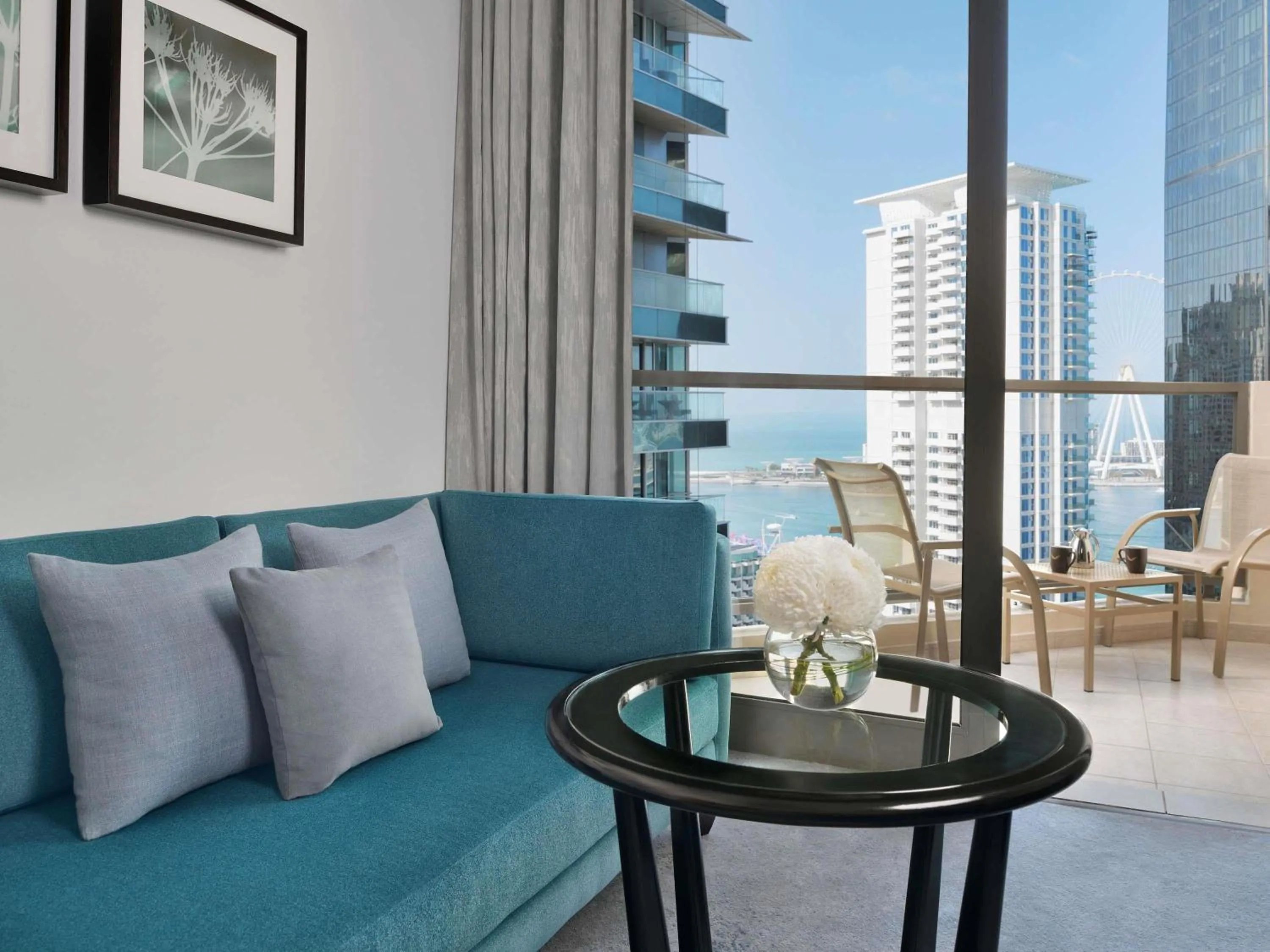 Executive King Partial Sea View with Balcony, Lounge Access, Breakfast, Refreshments & Evening drinks and Canapés in Mövenpick Hotel Jumeirah Beach