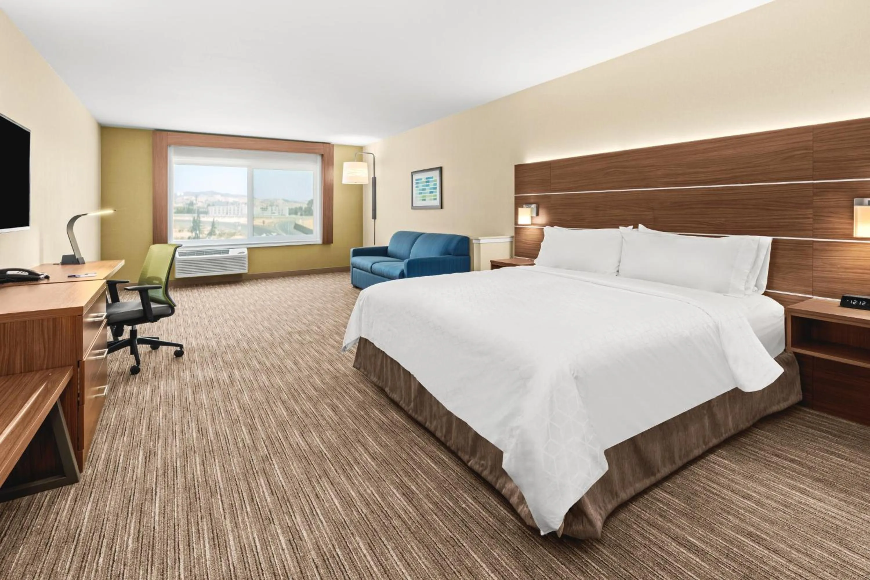 King Suite in Holiday Inn Express Corning by IHG