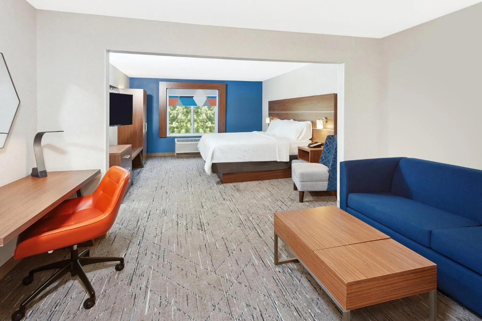 King Suite with Sofa Bed in Holiday Inn Express Hotel & Suites Urbana-Champaign-U of I Area by IHG