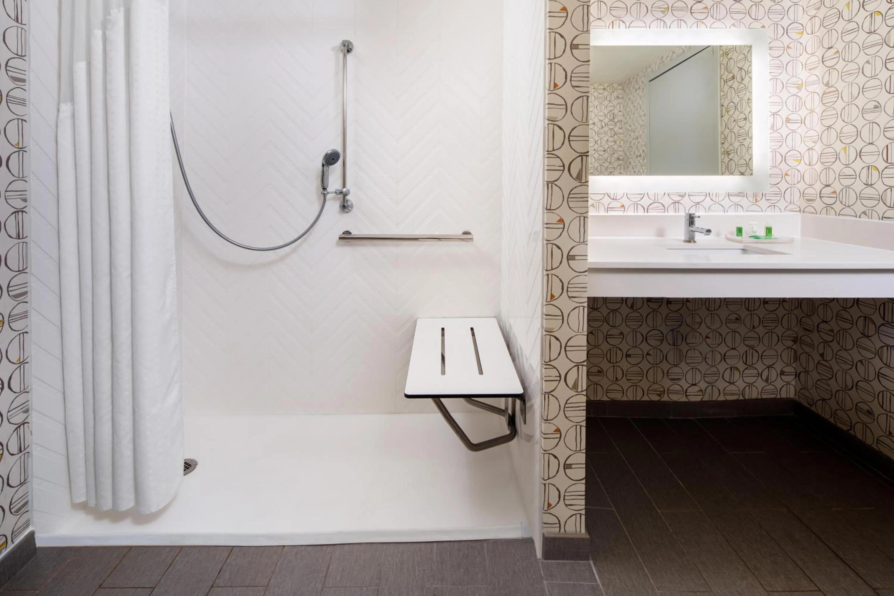 Double Room - Mobility Access with Roll-in Shower in Holiday Inn Charlottesville-Monticello by IHG