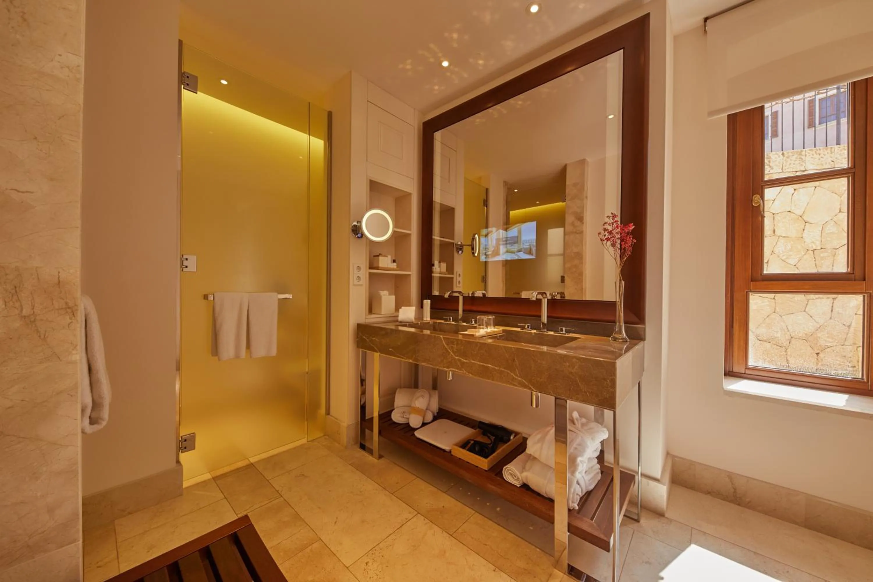 Grand Suite with View in CAP VERMELL GRAND HOTEL