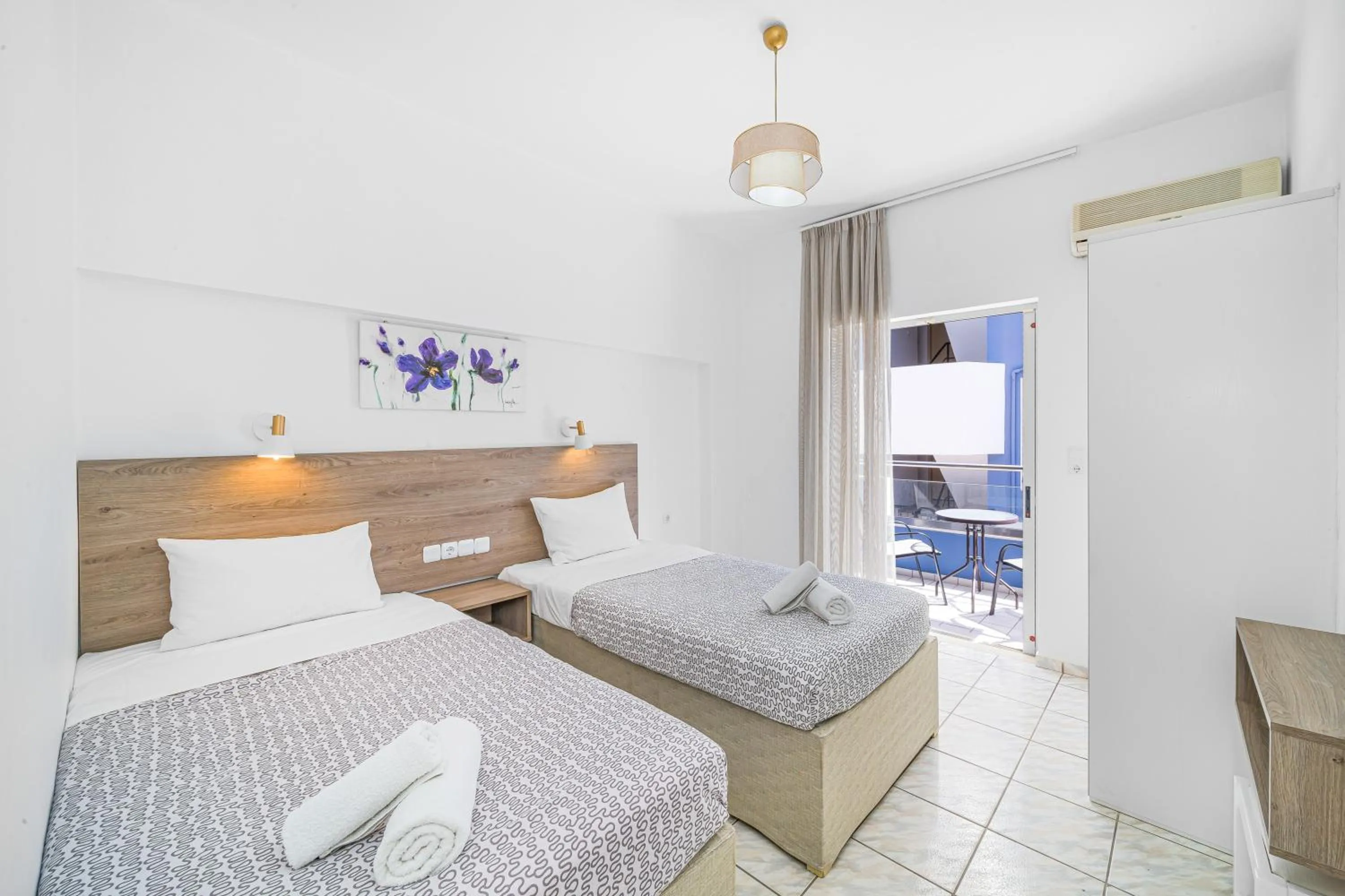 Superior One-Bedroom Apartment (3 Adults) in Happy Days