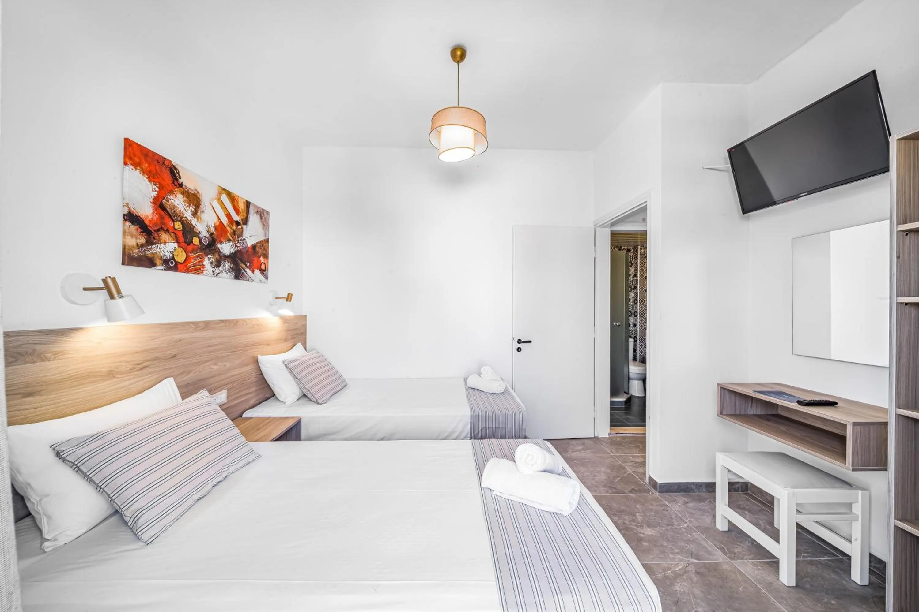 Two-Bedroom Apartment in Happy Days