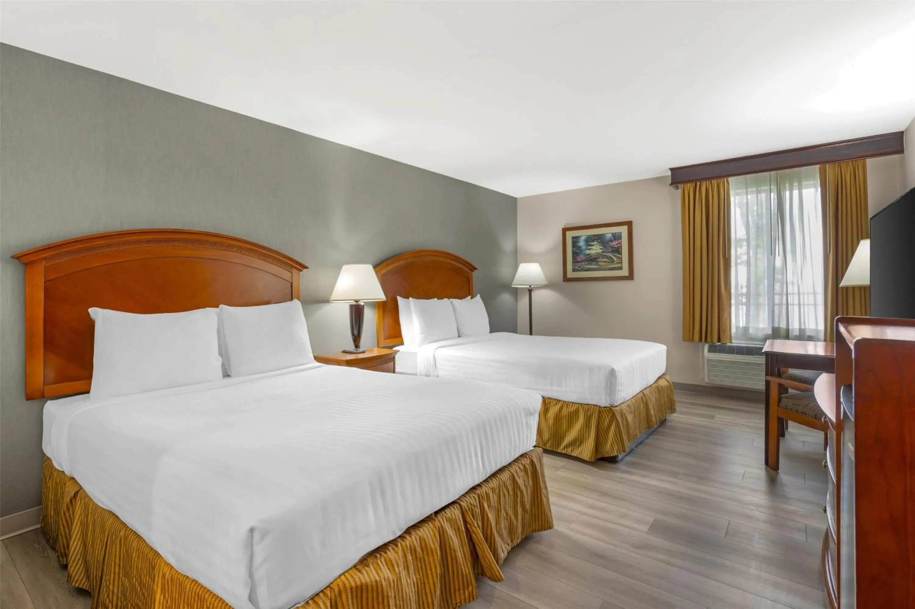 Queen Room with Two Queen Beds - Non-Smoking in Best Western Manassas