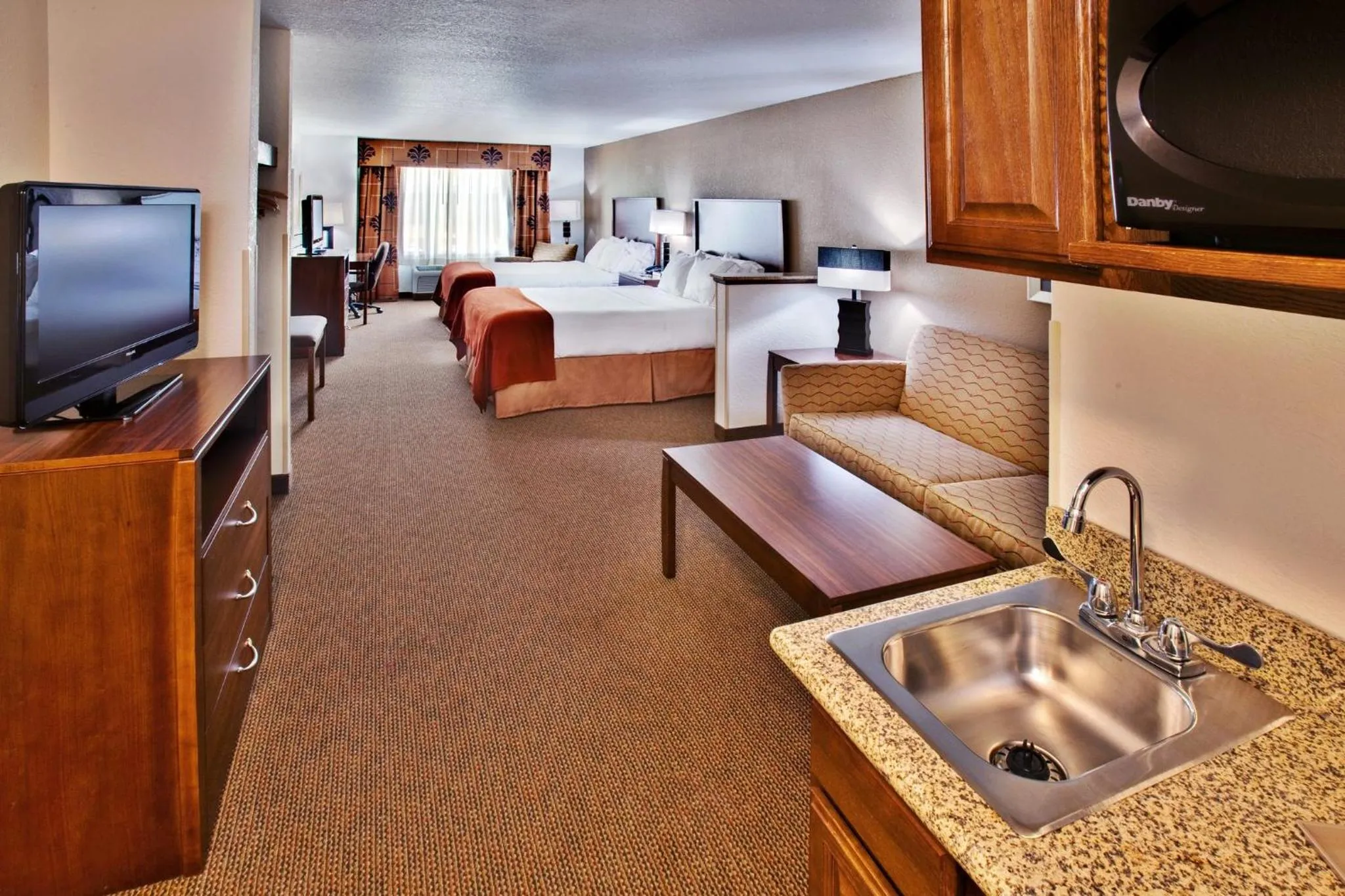 Twin Suite with Sofa Bed in Holiday Inn Express Hotel & Suites - Dubuque West by IHG