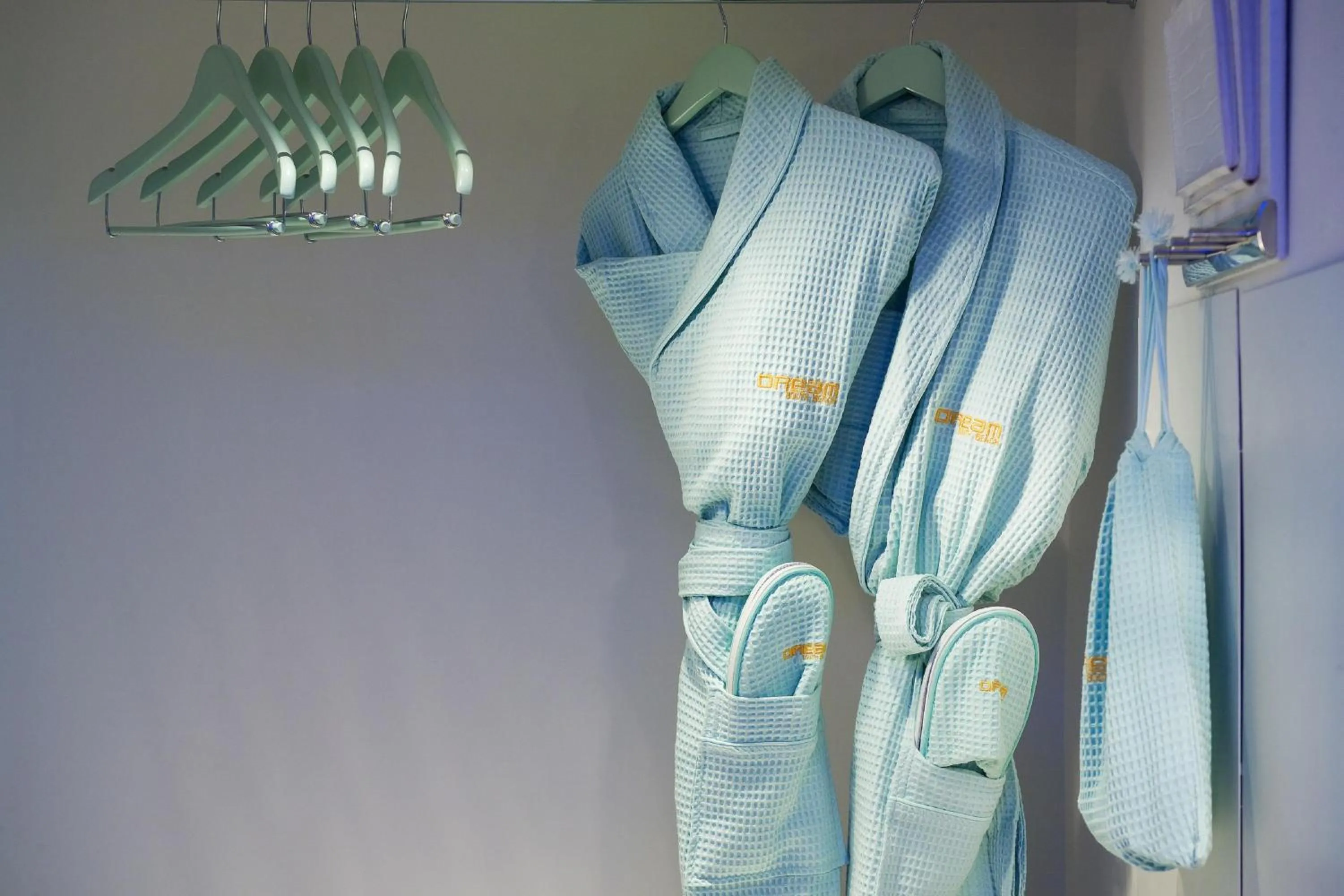 King Room - Gold in Dream South Beach, by Hyatt