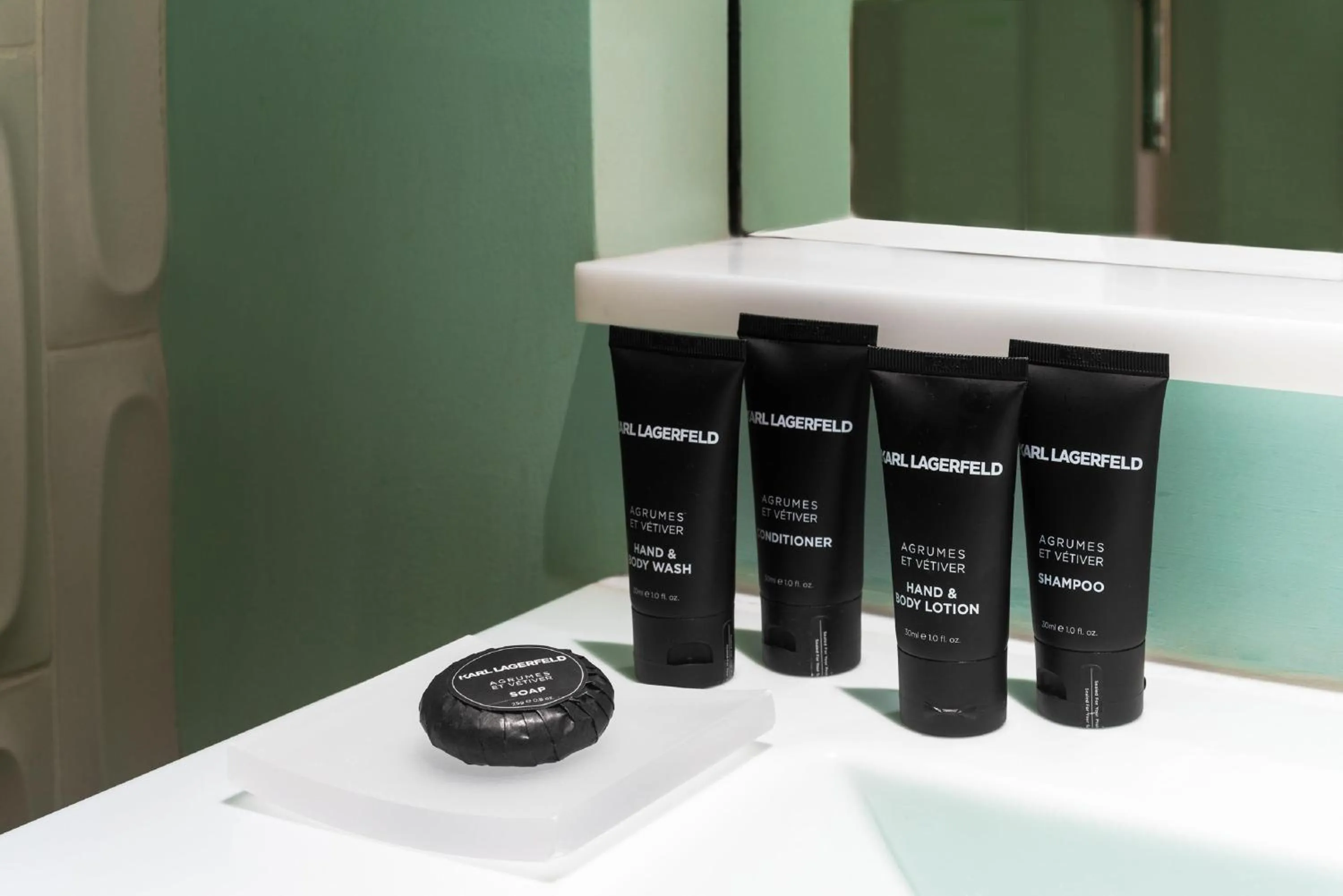 Queen Studio Suite Gold in Dream South Beach, by Hyatt