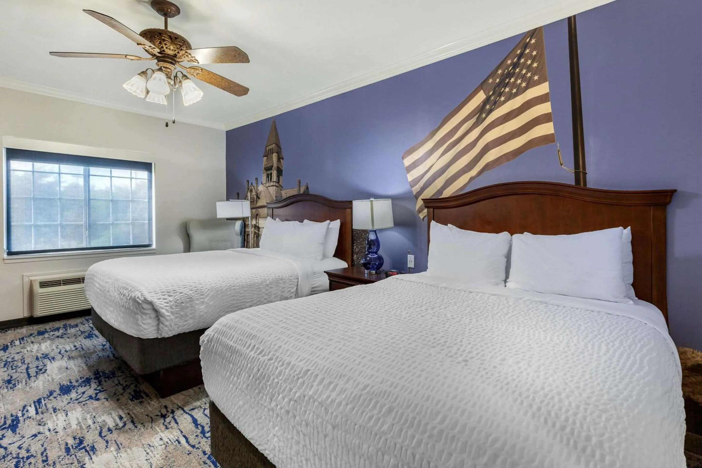 Queen Room with Two Queen Beds - Non-Smoking in Clarion Pointe Sulphur Springs