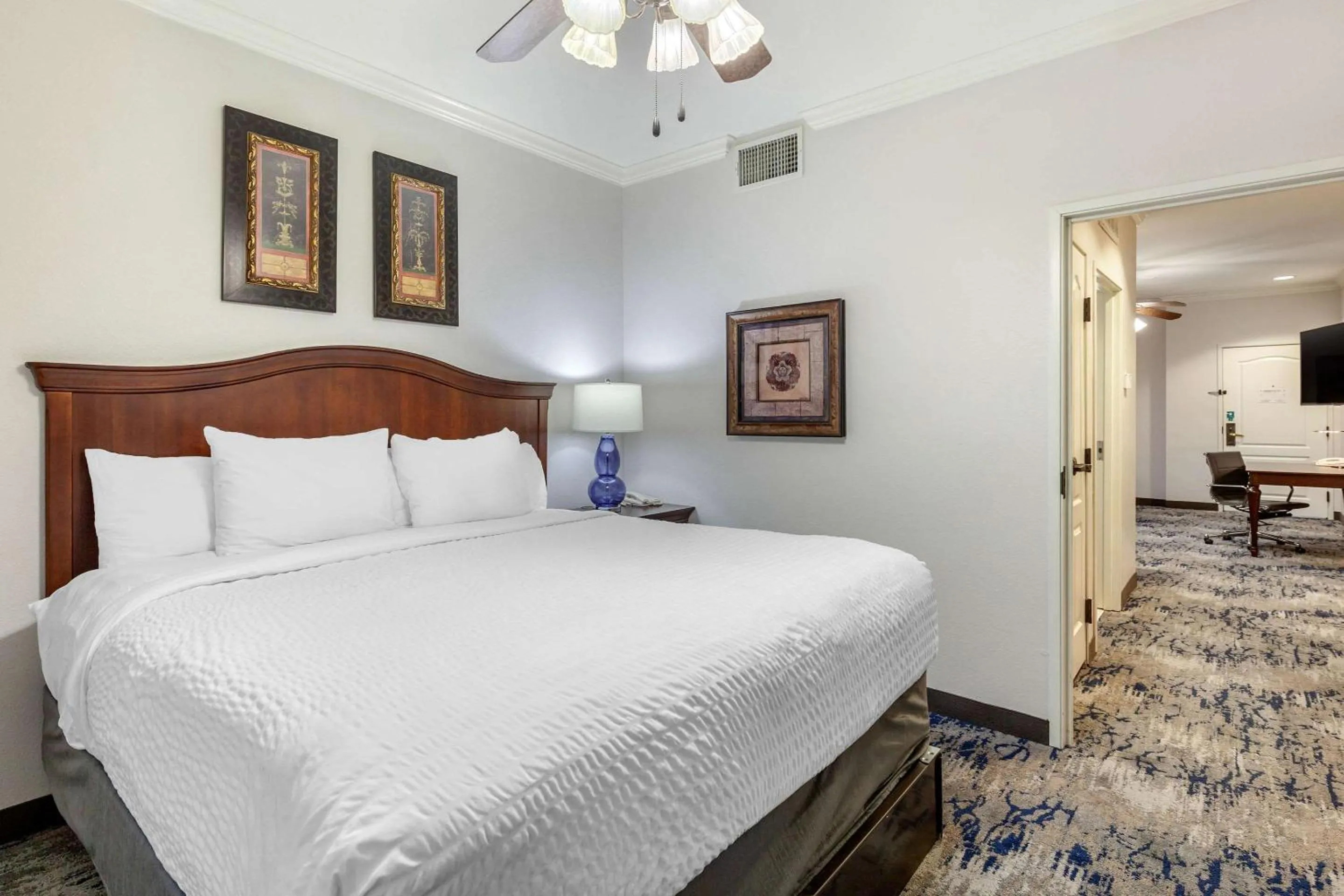 King Suite - Non-Smoking in Clarion Pointe Sulphur Springs