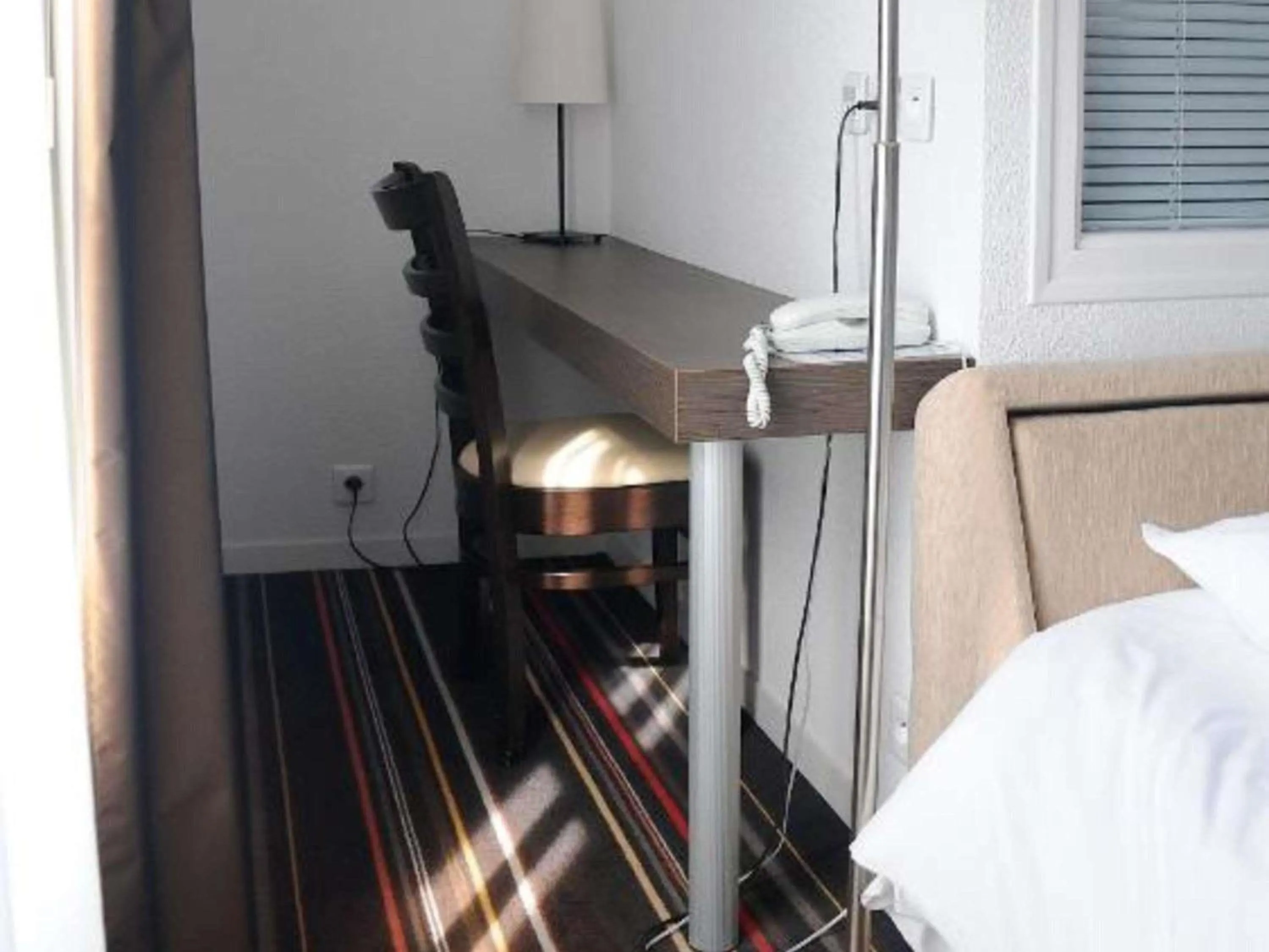 Standard Suite with 1 Double Bed and 2 Single Beds in ibis Styles Segre